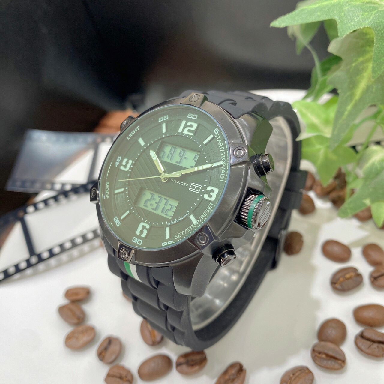 【Tommy Hilfiger】復古冷光雙顯錶M1790782 45mm 現代鐘錶