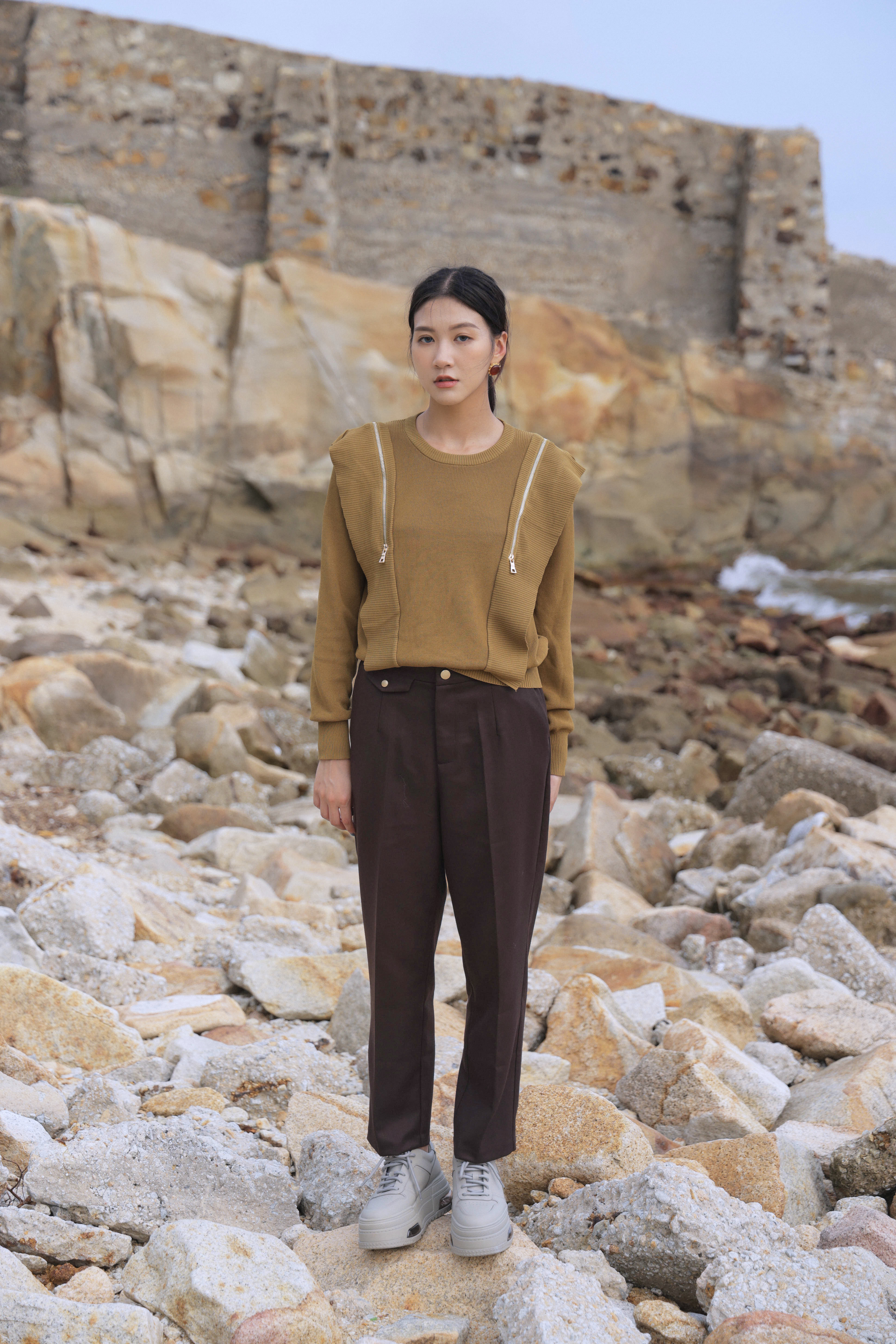 拉鏈飛膊針織上衣（現貨款式）