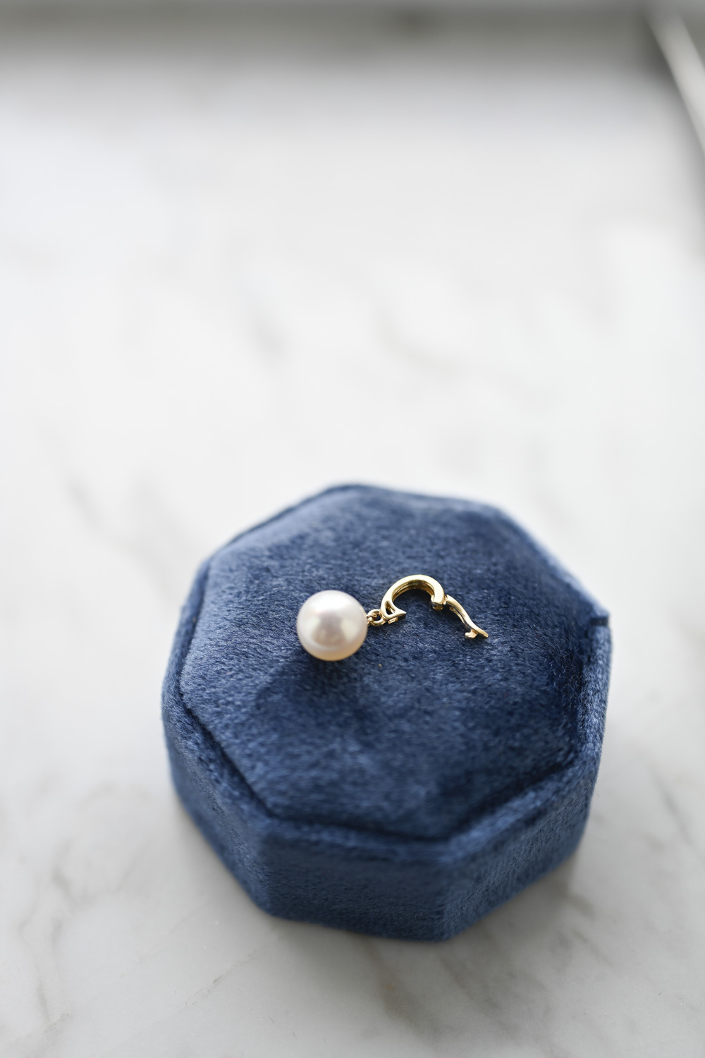 18K Plain Gold Akoya Pearl 7.5mm Pendant ( Multi way buckle)