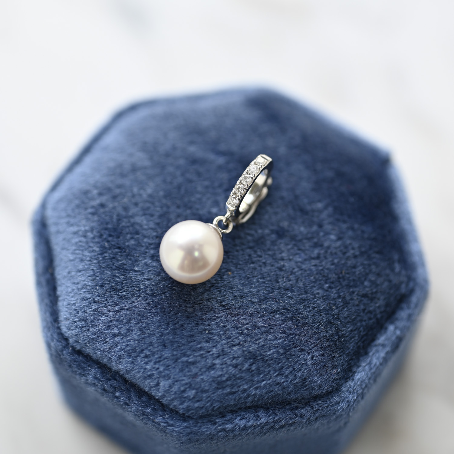 18K Akoya Pearl 7.5mm Diamond Pendant ( Multi-way)