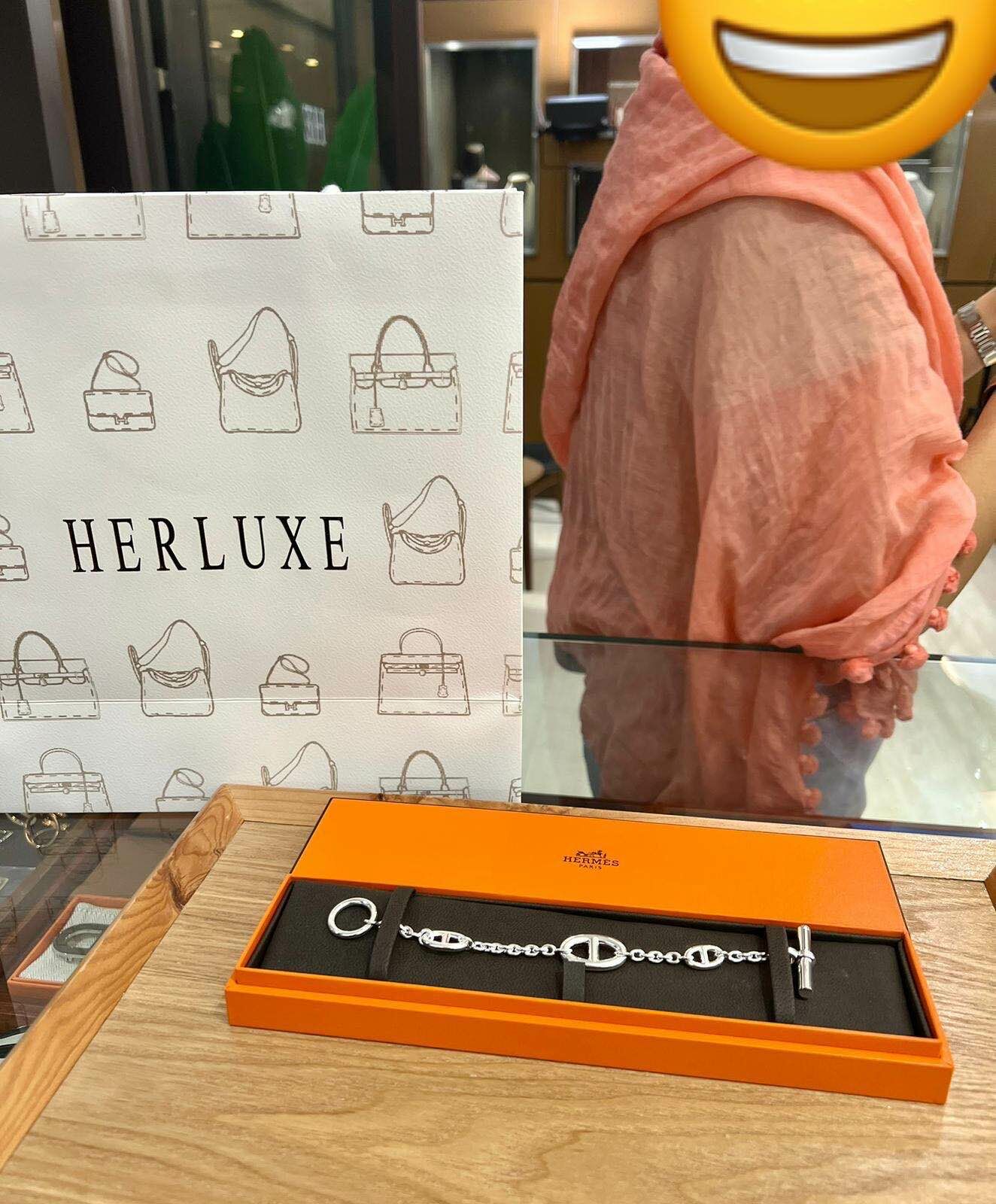 爽快靚靚walk in來店買咗豬鼻手鏈⛓ 靚靚讚HERLUXE價格靚💸 有門店可以放心購買🏆 多謝你嘅支持🫶