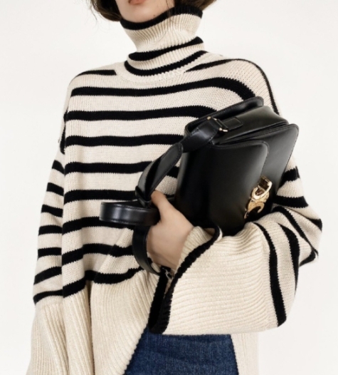 ᴷᴼᴿᴱᴬ 🇰🇷 <現貨>設計師款高領寬袖黑白條紋毛衣