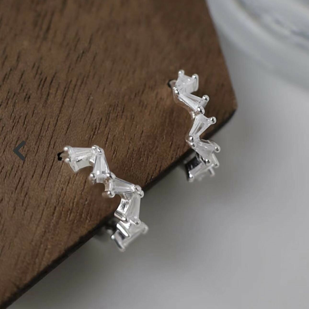 獨家．排列鋯石純銀易扣