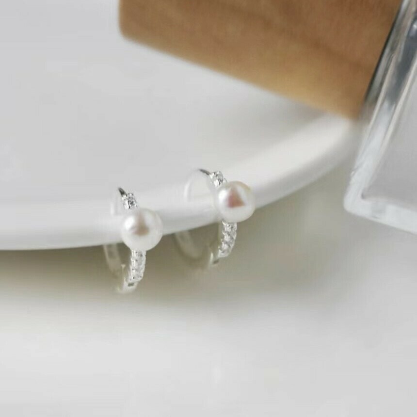 H153珍貴．珍珠排鑽純銀易扣