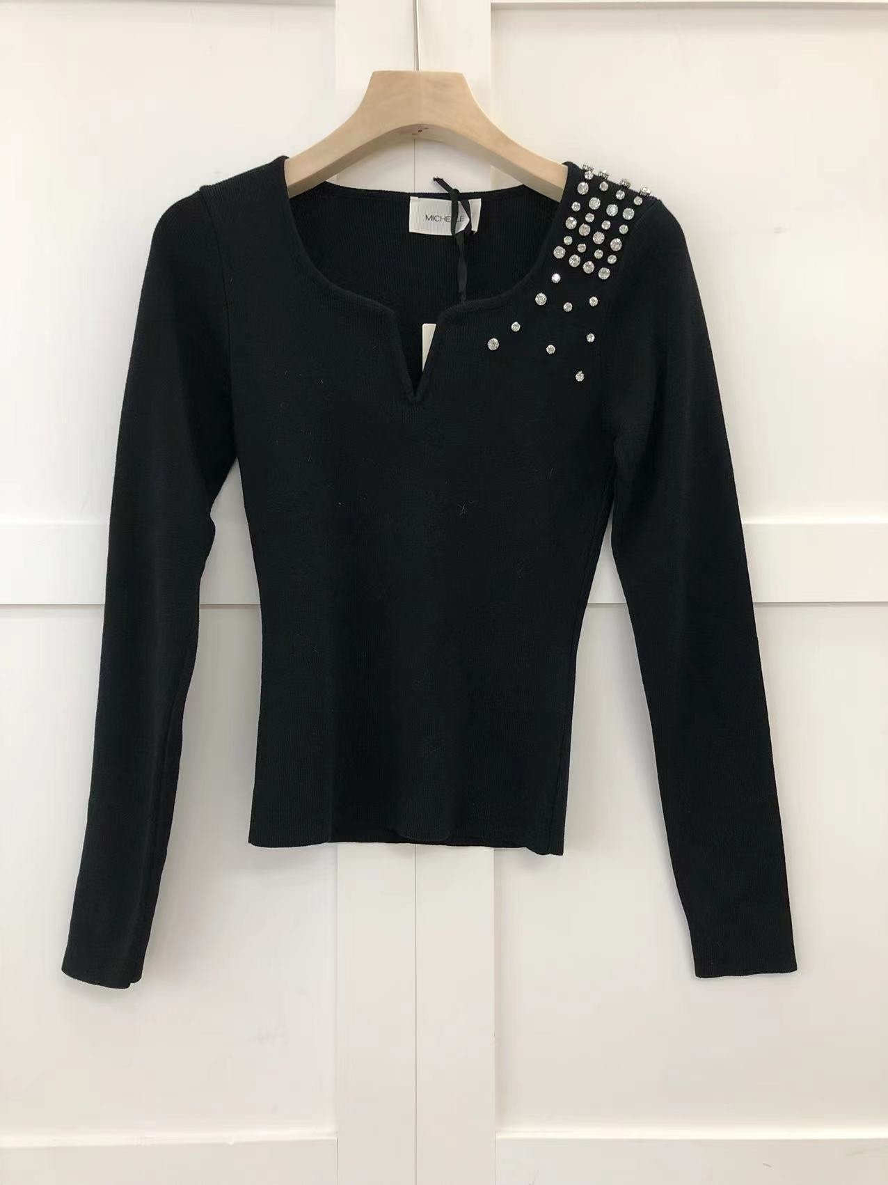 Michell 黑色鑽石肩針織衫 -M