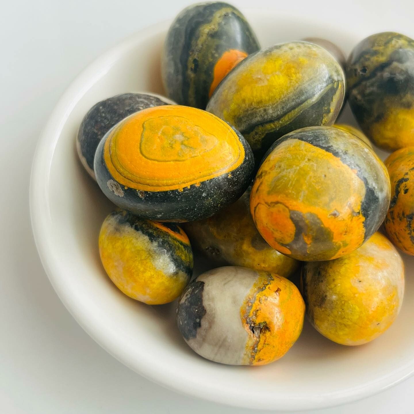 [原石] 大黃蜂碧玉