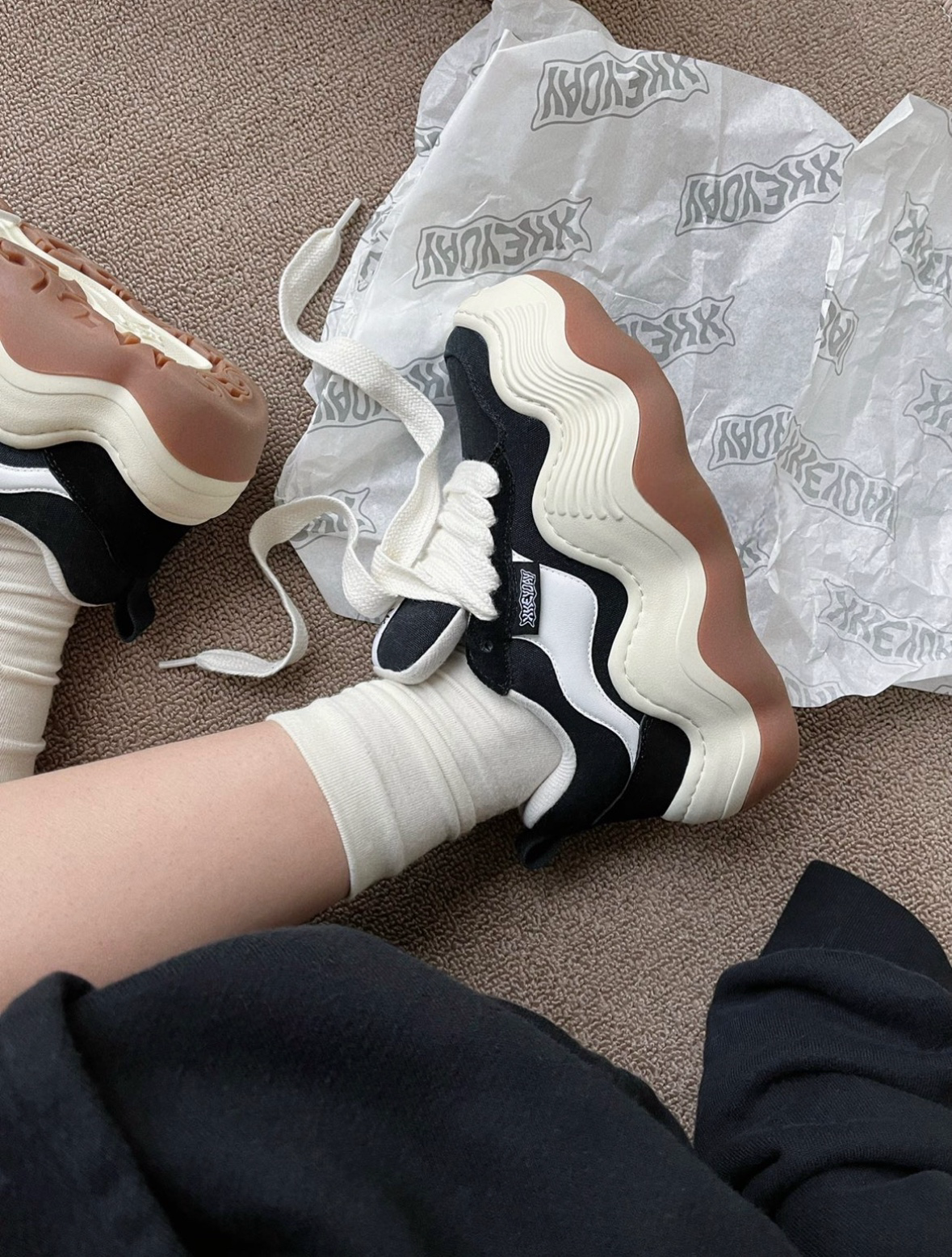 Heyday Triple Wavy Black 黑白色 波浪鞋 厚底麵包鞋 男女款 焦糖底/預購