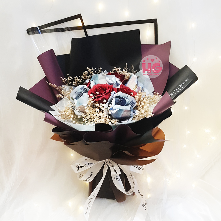 鈔票花束,玫瑰花滿天星鈔票花束,有錢花,桃園花店,桃園婚禮小物,five banknote roses + four roses soap flower banknotes money-bouquet