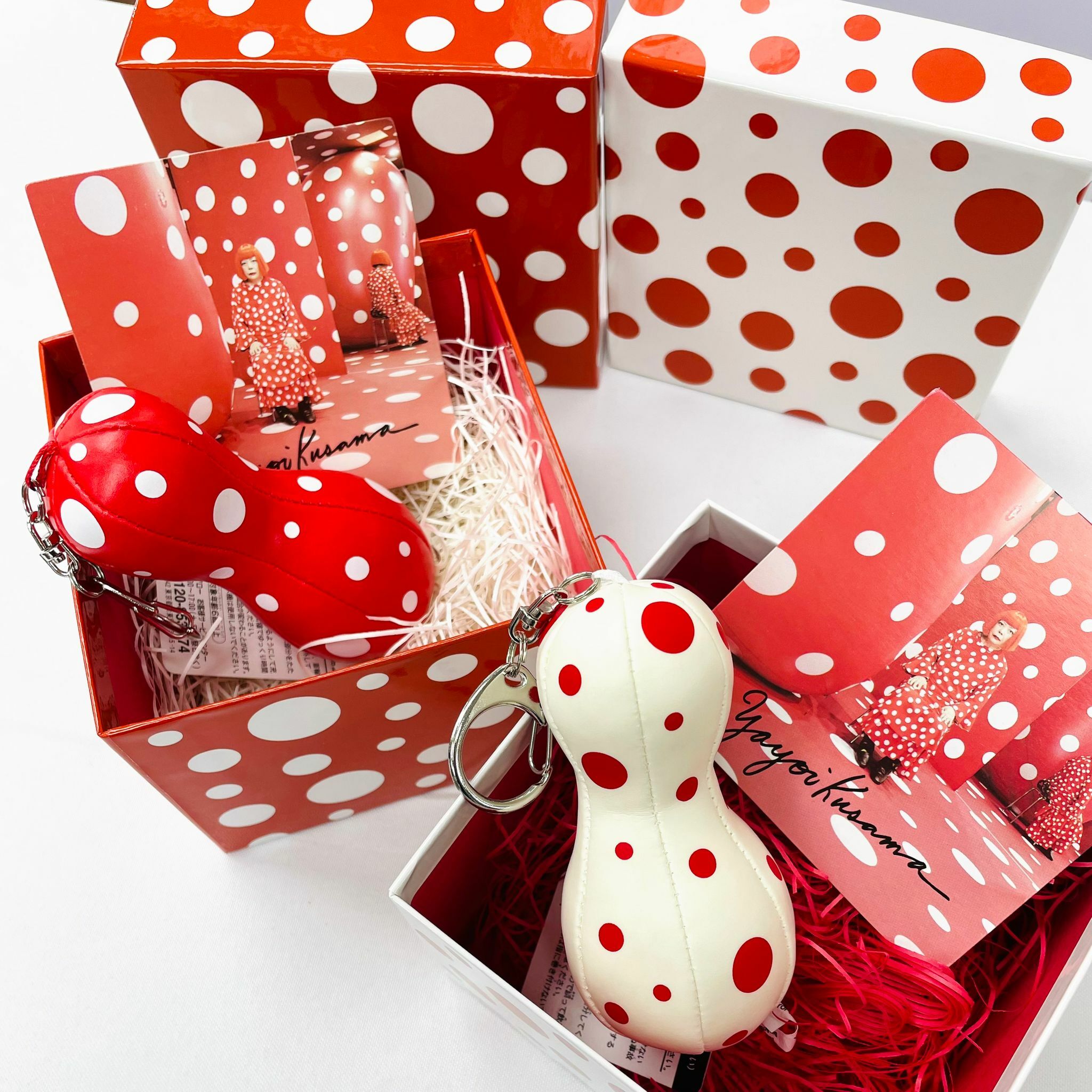 Yayoi Kusama Mascot Balloon (Red / White)