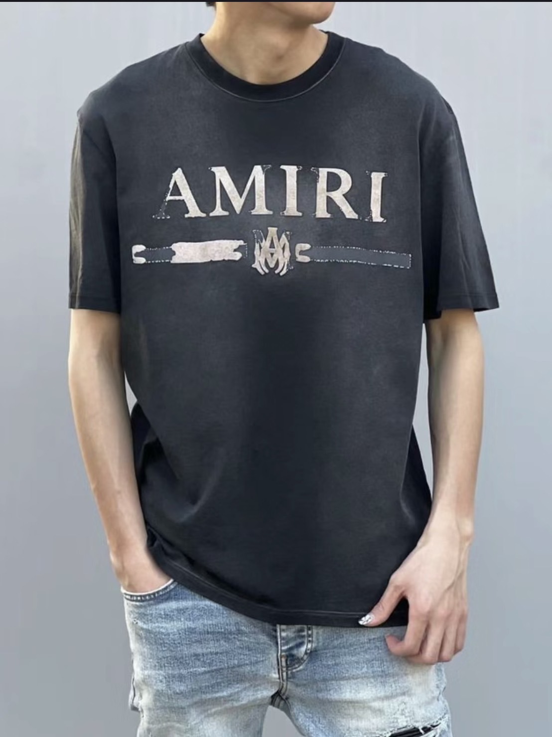 Amiri 植絨金Logo 黑色 短袖