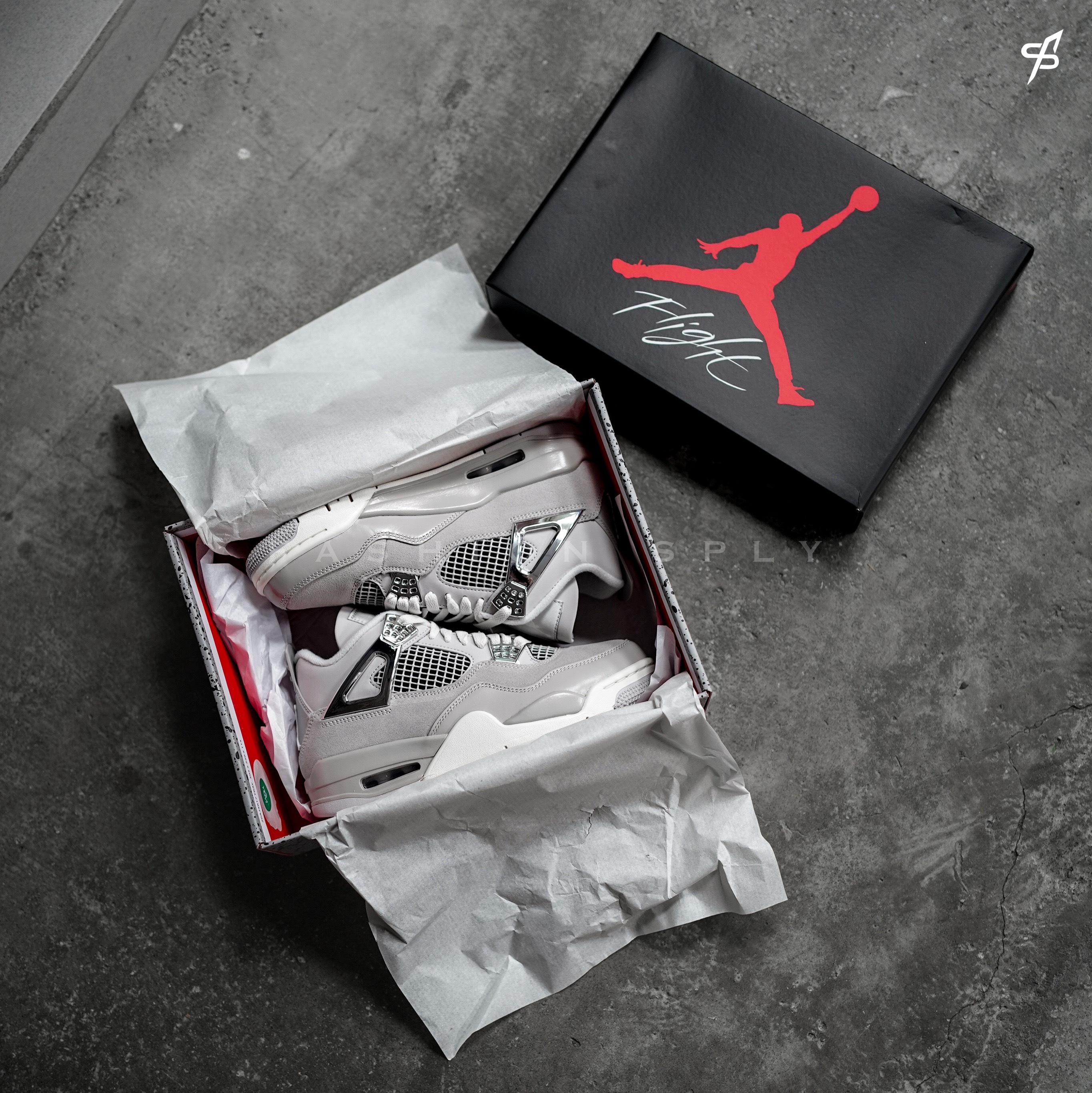 W Air Jordan 4 Retro Frozen Moments 灰銀 AQ9129-001