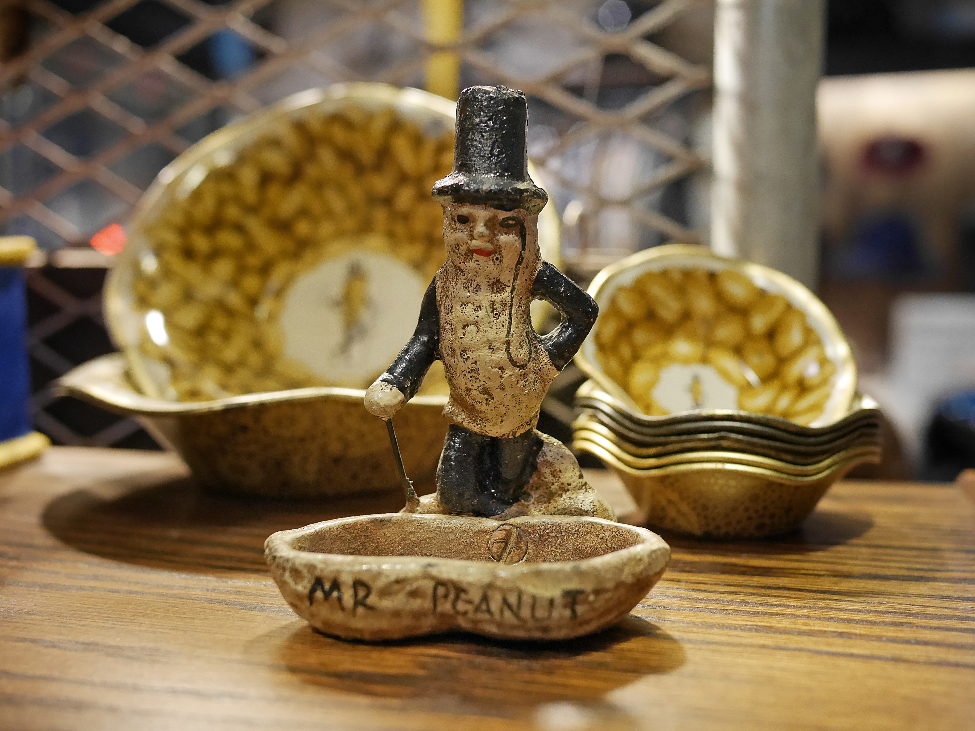 METALIZE  Mr.Peanut花生先生鑄鐵菸灰缸/小物盤