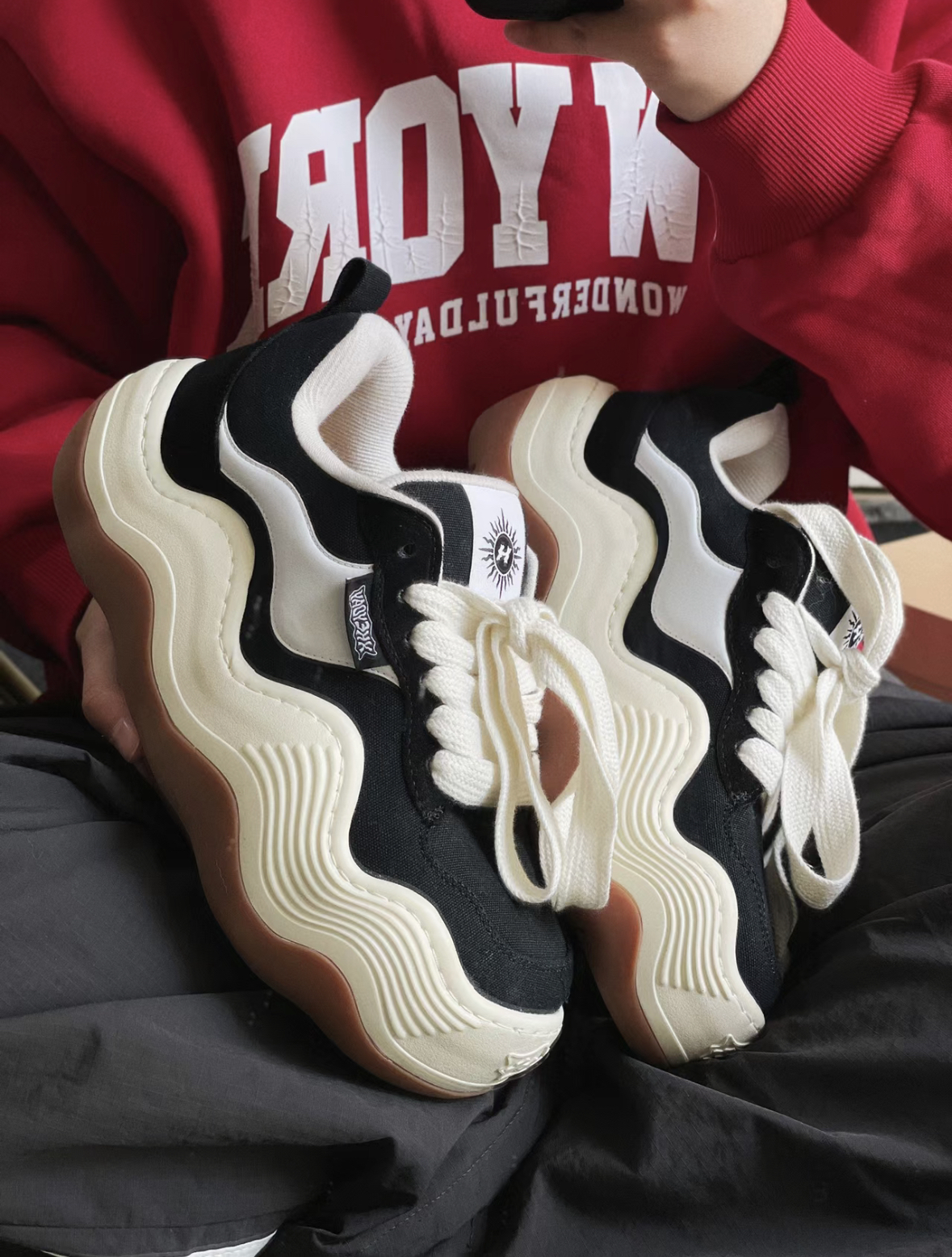 Heyday Triple Wavy Black 黑白色 波浪鞋 厚底麵包鞋 男女款 焦糖底/預購