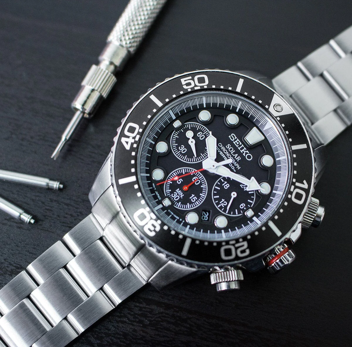 萬年鐘錶 - 太空人錶帶 SEIKO精工太陽能三眼計時專用代用帶 實心超級三板式不鏽鋼拉砂錶帶  SS201803B050