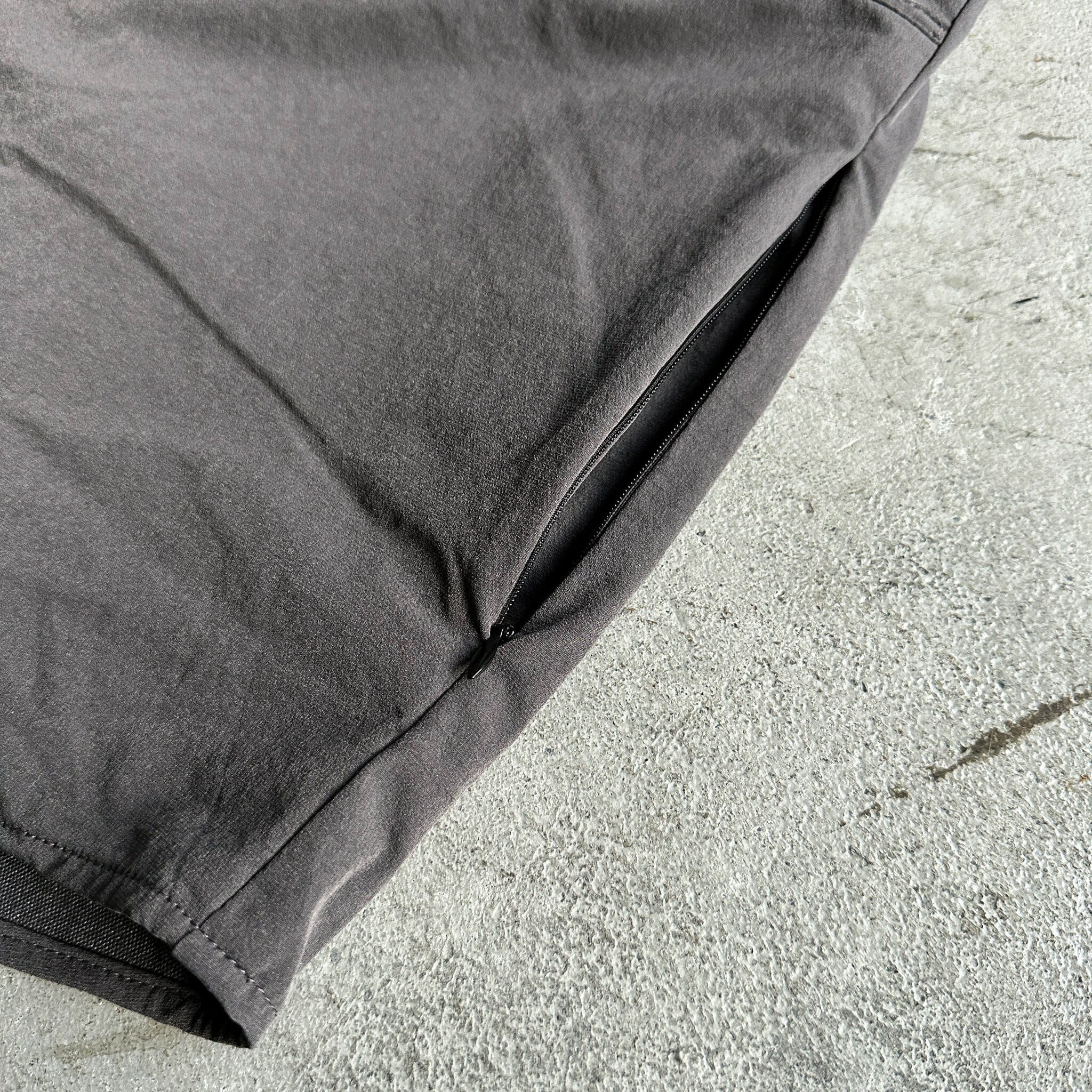 山系機能襯衫式外套黑色口袋細節照