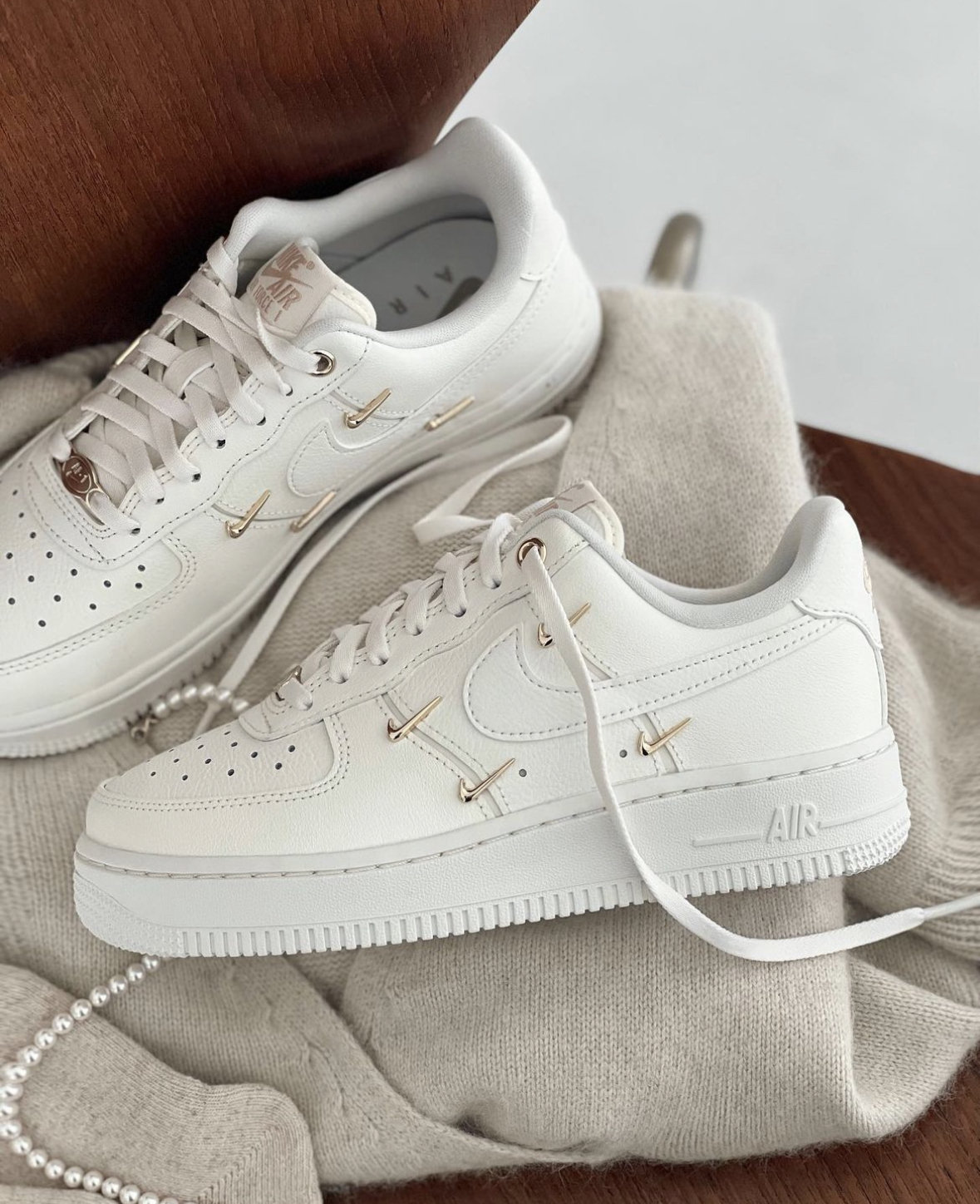 Nike Air Force 1 AF1 泫雅 小金勾 奶白 米色 奶油 四個 皮革 FV3654-111/預購