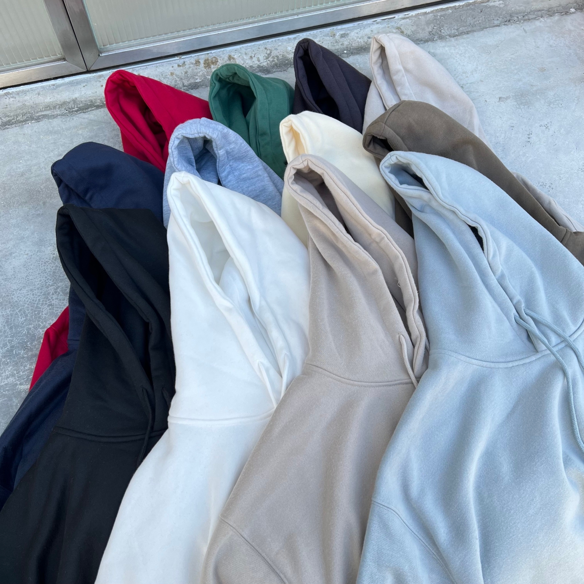 韓版落肩百搭素面刷毛帽T平拍商品照