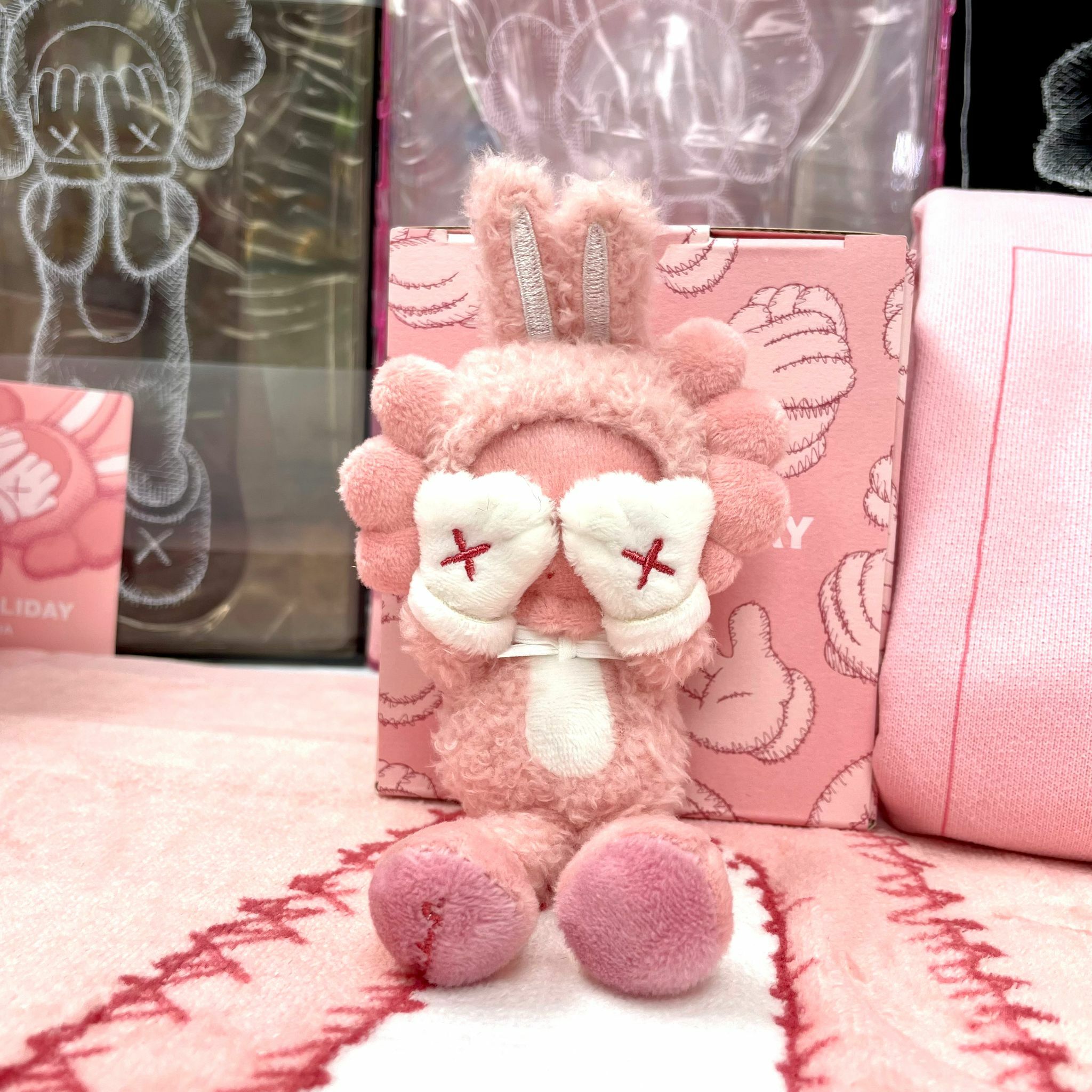 KAWS:HOLIDAY INDONESIA - Plush Charm