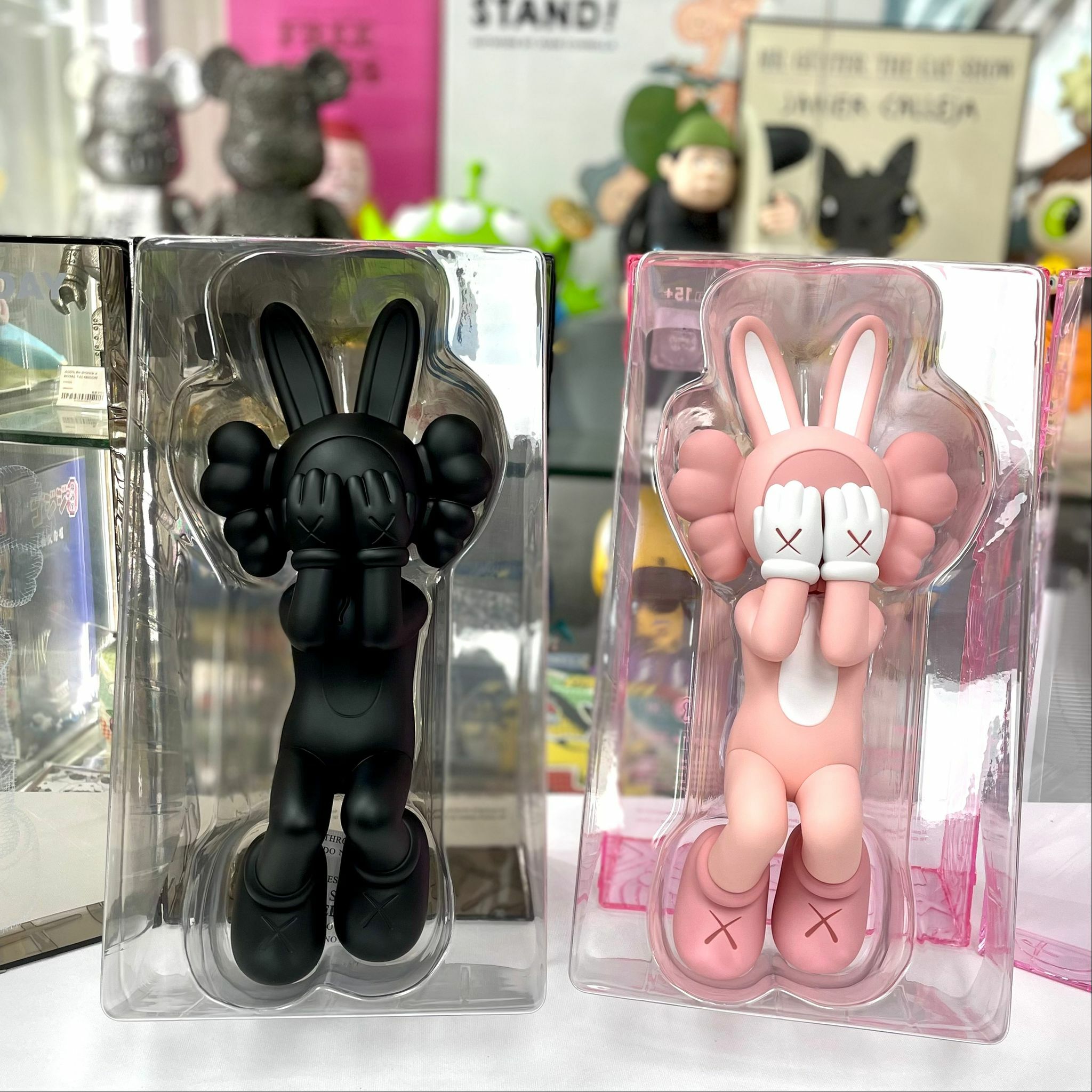 Set of 2 KAWS:HOLIDAY INDONESIA - Figure (Pink + Black)