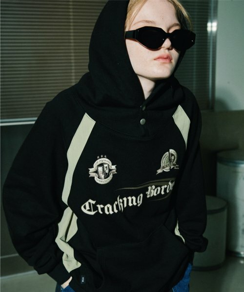 CPGN STUDIO Cracking Snap Raglan Hoodie
