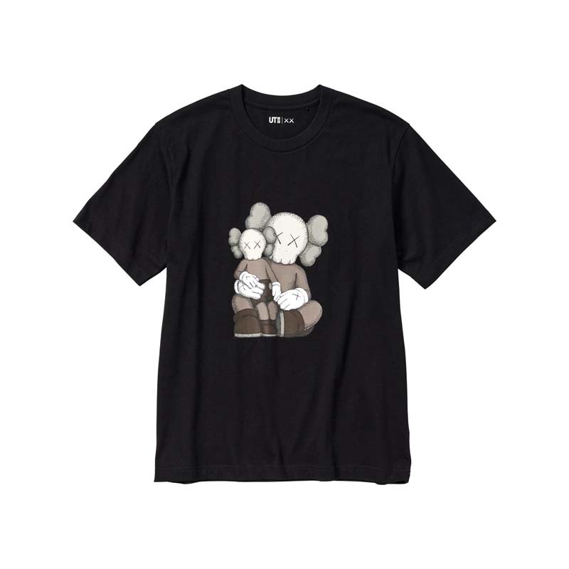 KAWS x Uniqlo 短Tee 印花短袖黑色環抱玩偶男女款圓領TEE 341-467775