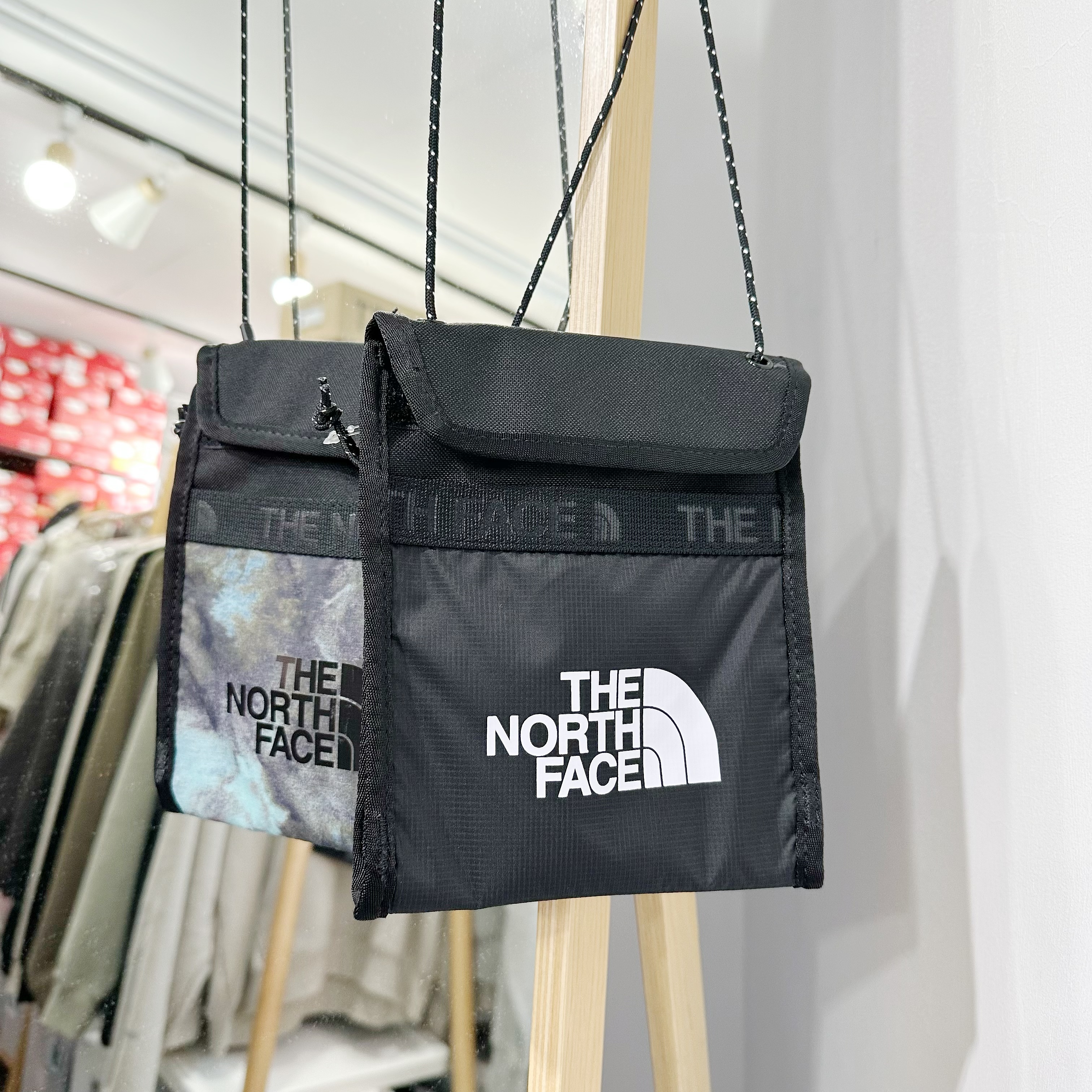The North Face pouch bag 兩色