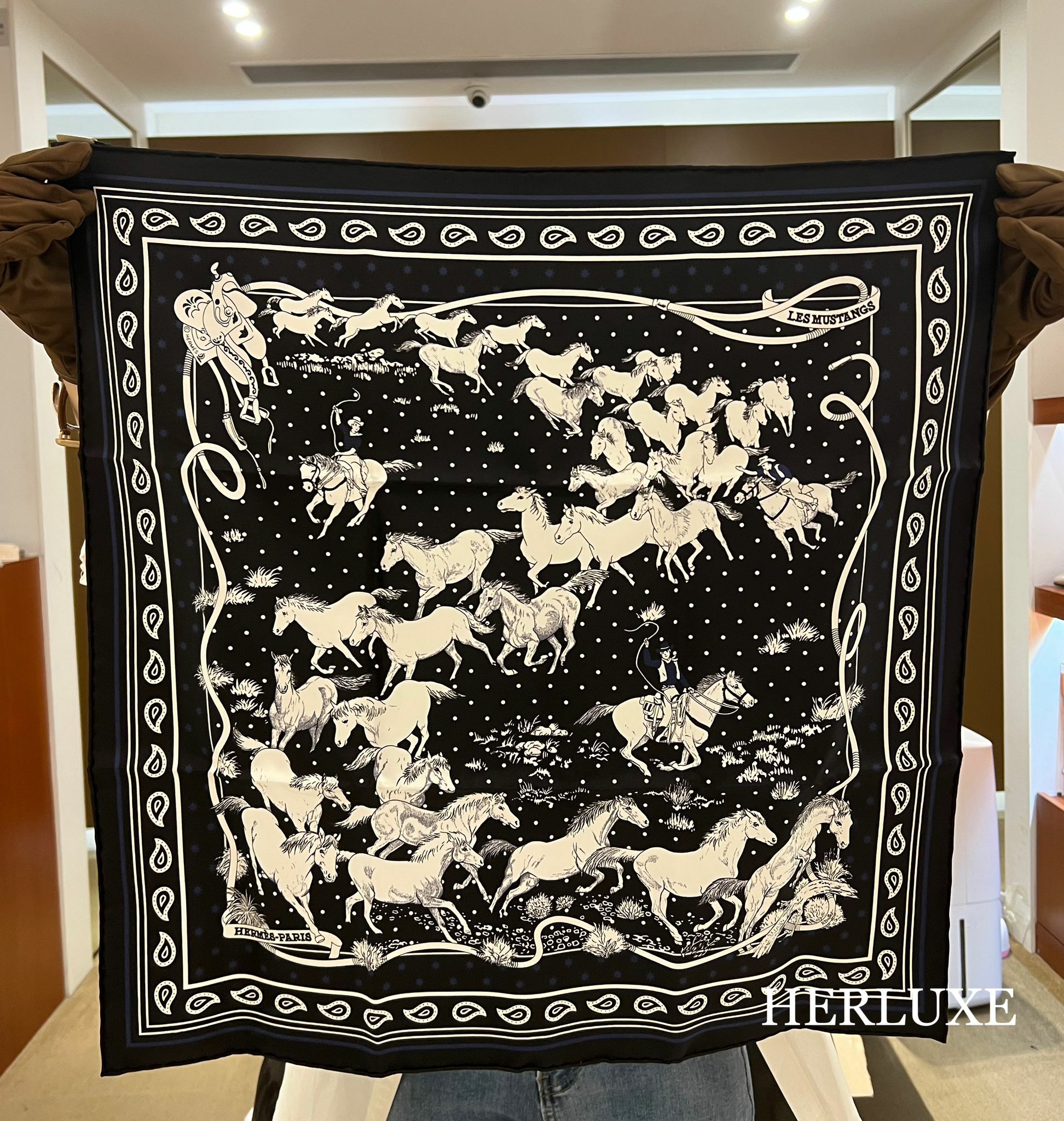 Scarf 100% soie 70 x 70cm