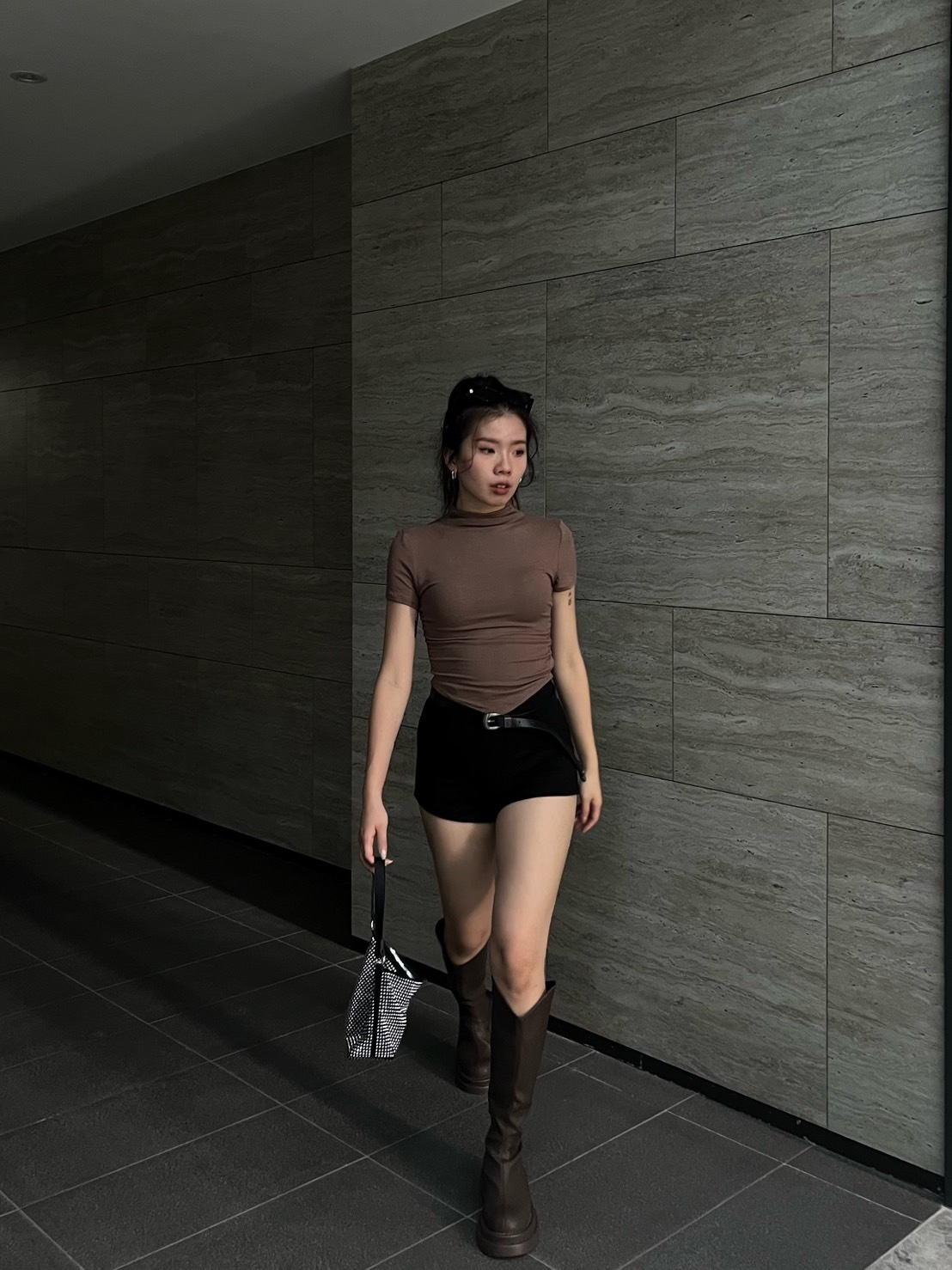 半高領圓弧彈力短袖上衣(4色)