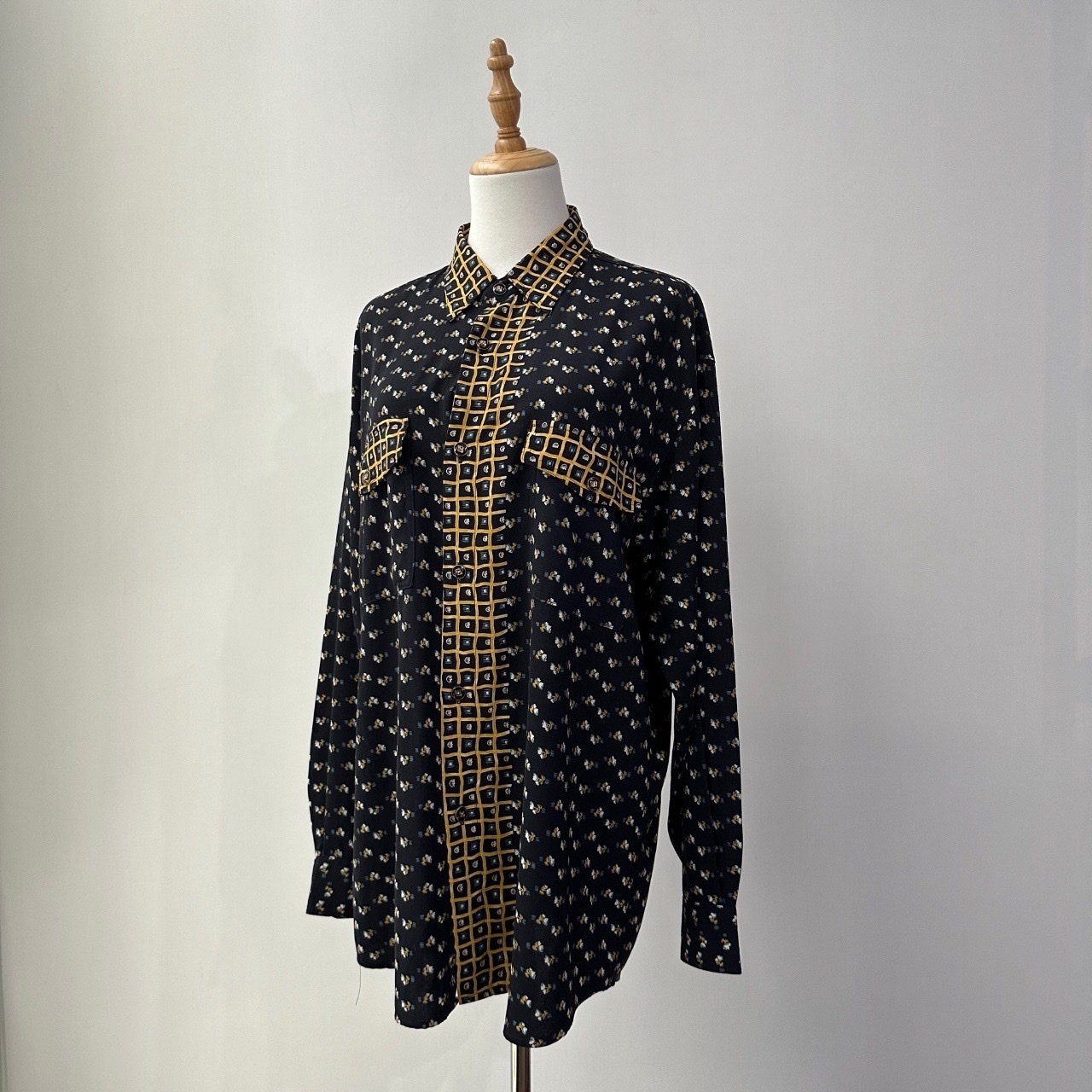 深藍小花圍欄長袖上衣