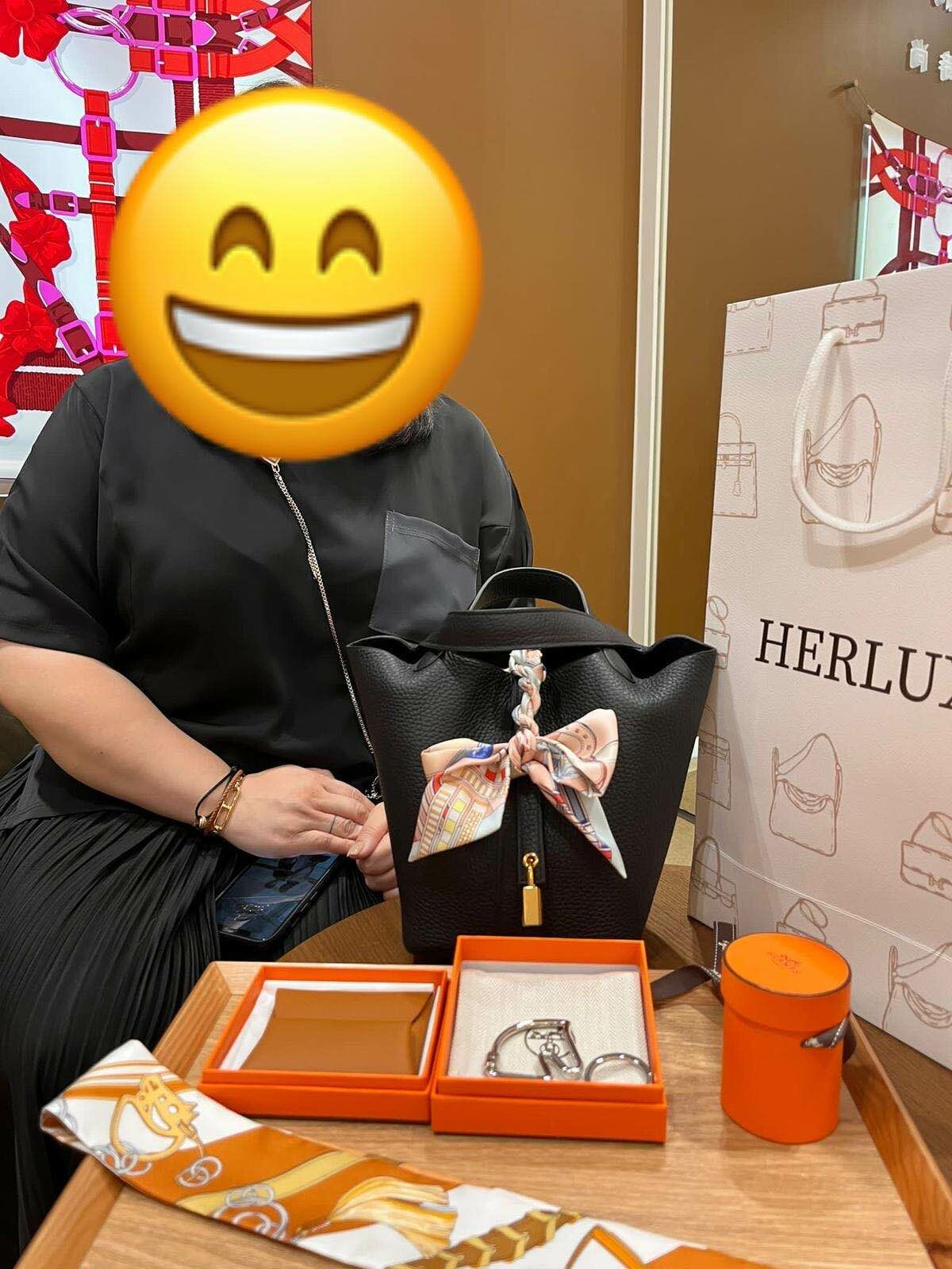 爽快靚靚來pick up twily同散紙包🎉 靚靚讚HERLUXE有店鋪 口碑好 價格好 服務好🏆 一直都有關注我哋嘅新資訊📩 今次好開心買到喜歡的款式❤️ 多謝你嘅支持🫶