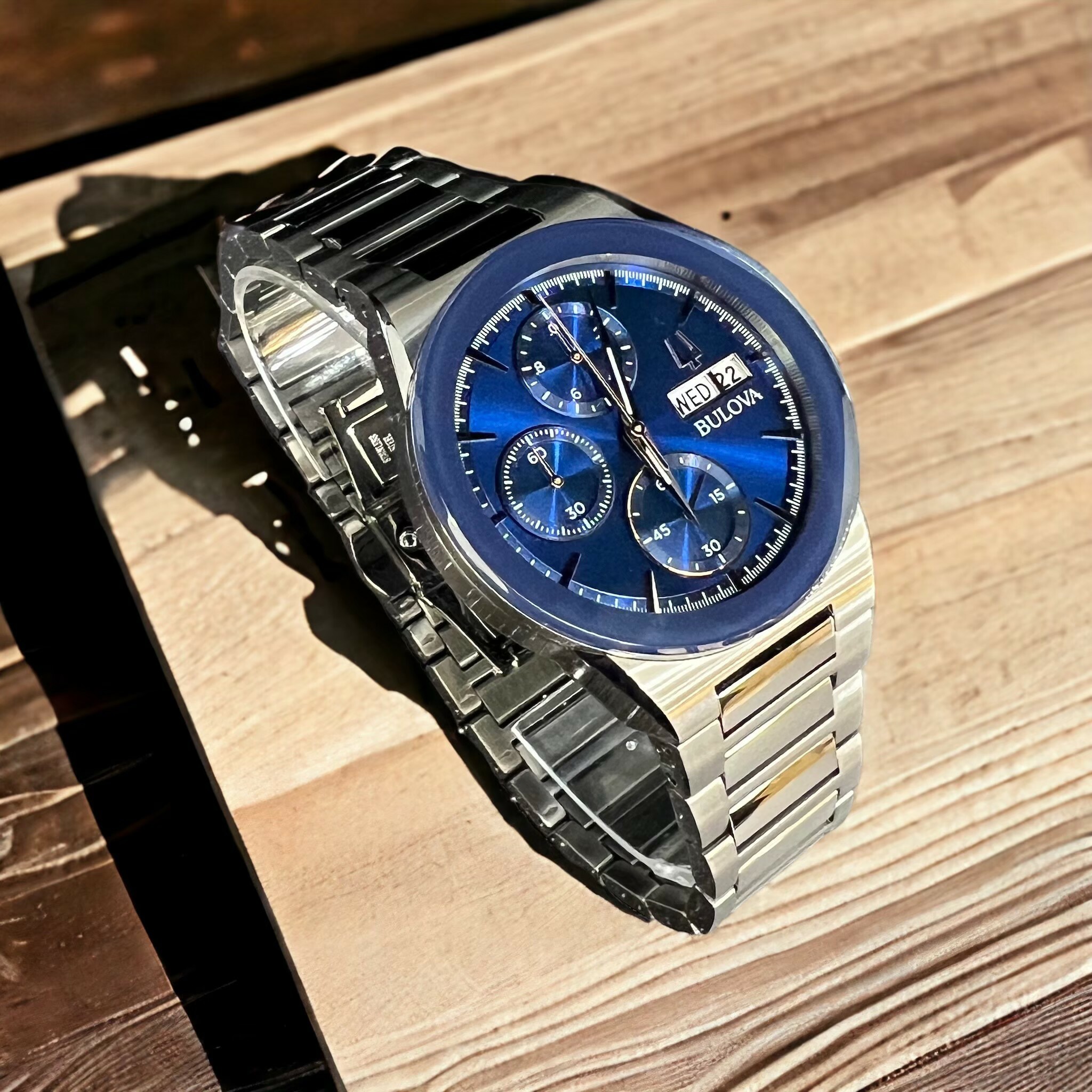 【BULOVA 寶路華】紳士三眼計時男錶 98C143 41mm 現代鐘錶