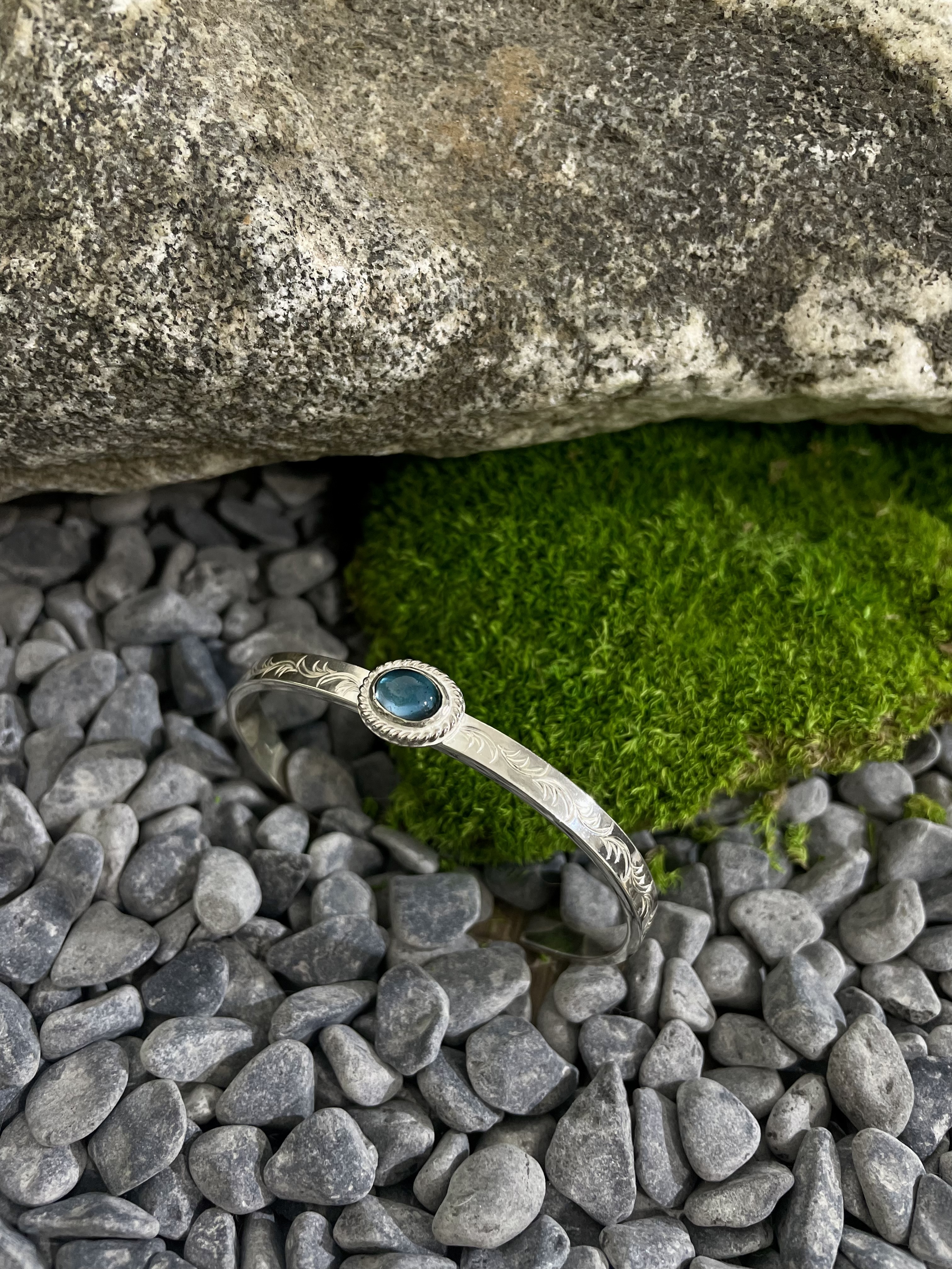 Blue Topaz 唐草5mm 手鐲