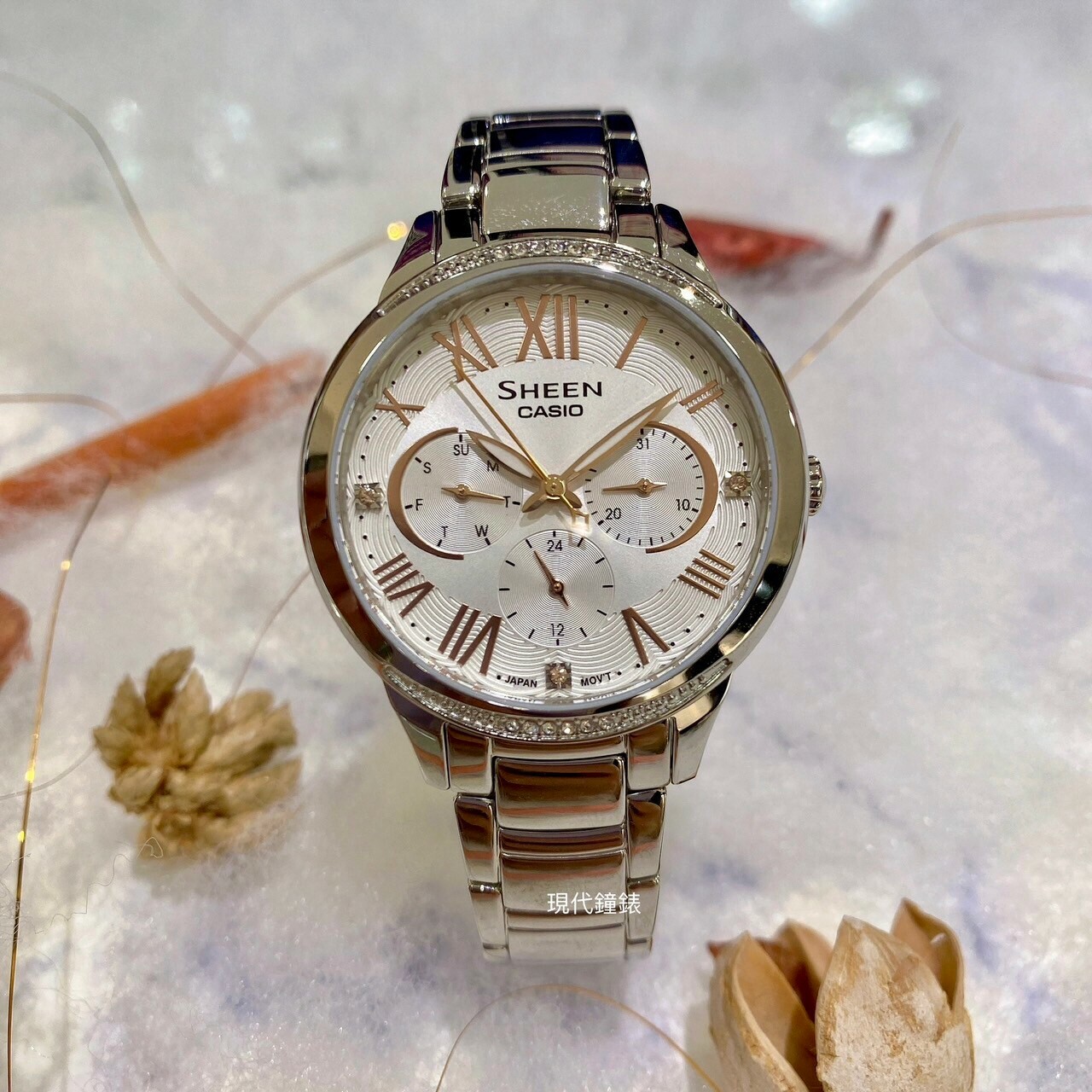 【CASIO 卡西歐】SHEEN系列 文青水波紋羅馬晶鑽腕錶 SHE-3058D-7A 36mm 現代鐘錶