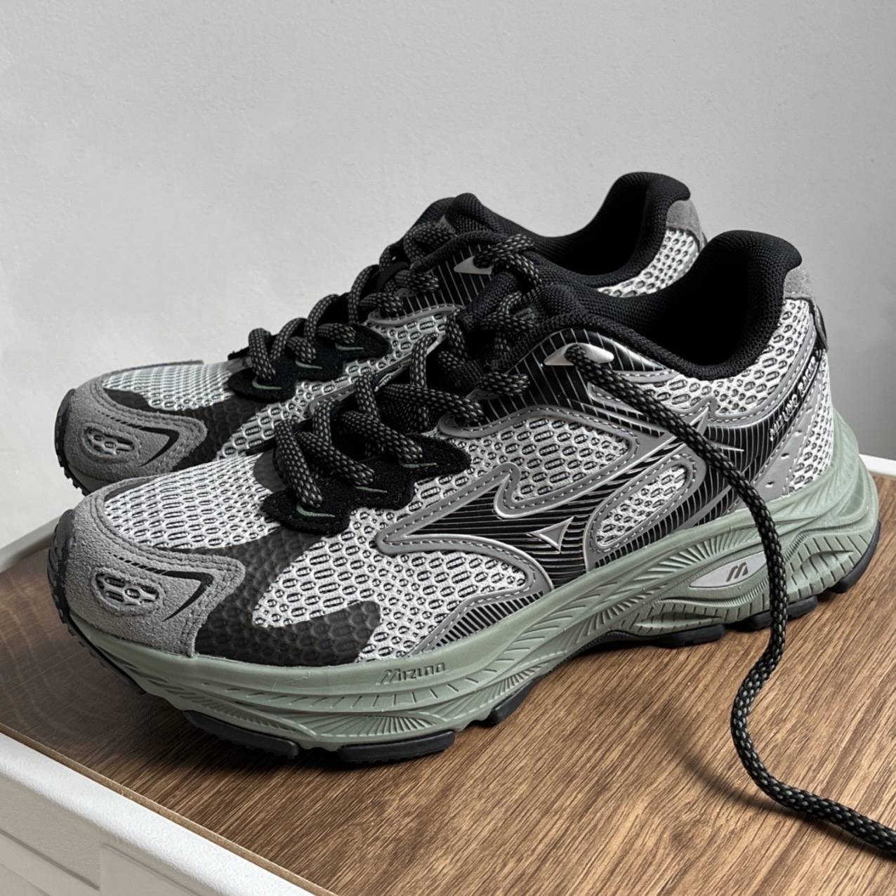 Mizuno 美津濃Racer S Grey Green 復古老爹鞋休閒慢跑鞋灰綠