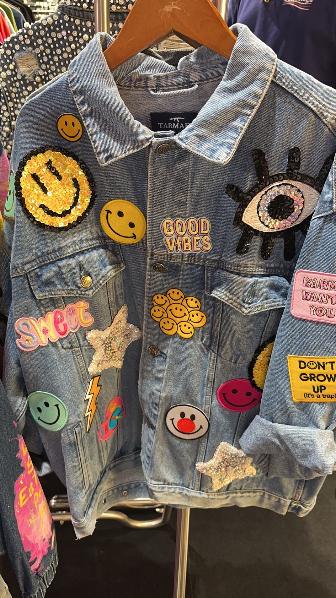 多圖案圖章牛仔外套 -M