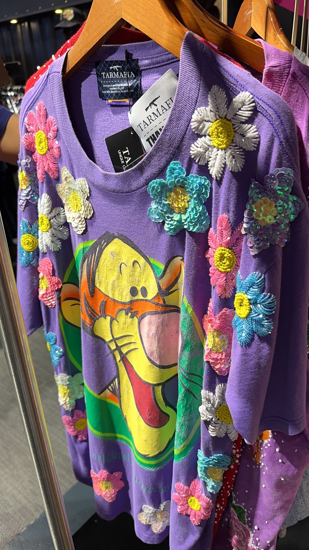 TARMAFIA 跳跳虎花花釘珠紫色TEE -M