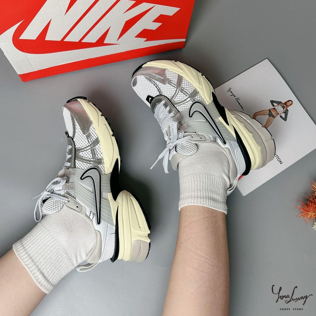 【Luxury】現貨+預購 女鞋 Nike V2K Run Summit White Metallic Silver 金屬銀 FD0736-100 RUNTEKK