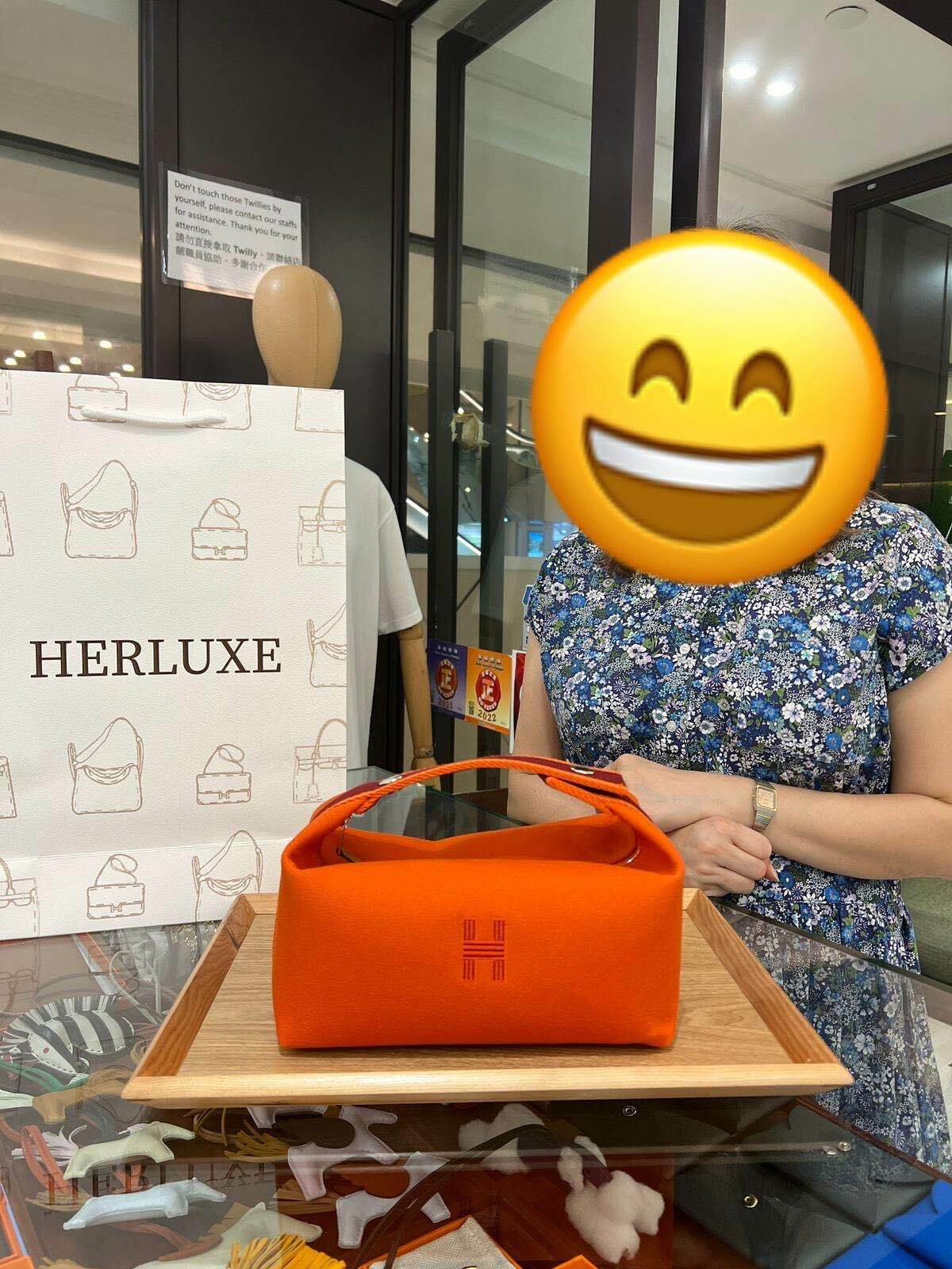 熟客靚靚來pick up飯盒包🎉 靚靚讚HERLUXE袋款選擇多👍🏻 回復信息快🫰 多謝你一直咁支持我哋🫶