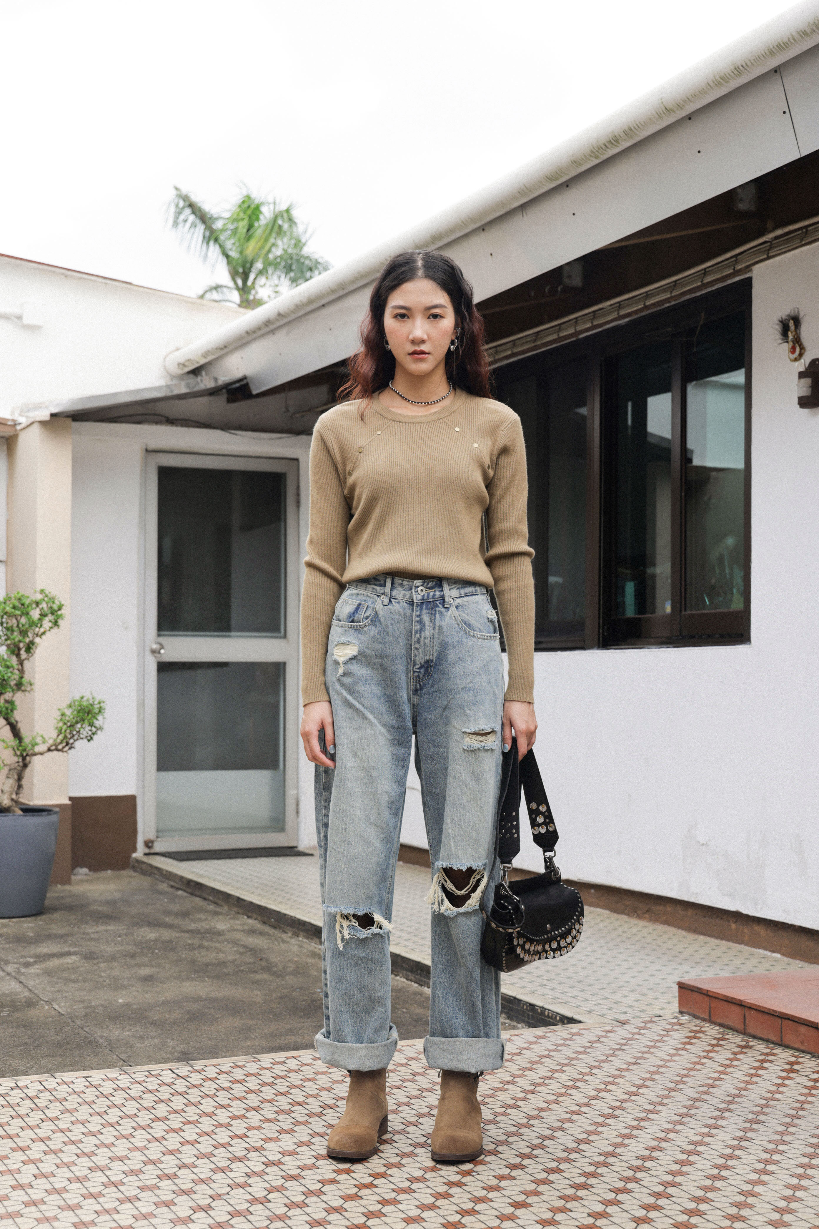 雙膝破洞霉舊洗水牛仔褲 (現貨款式）