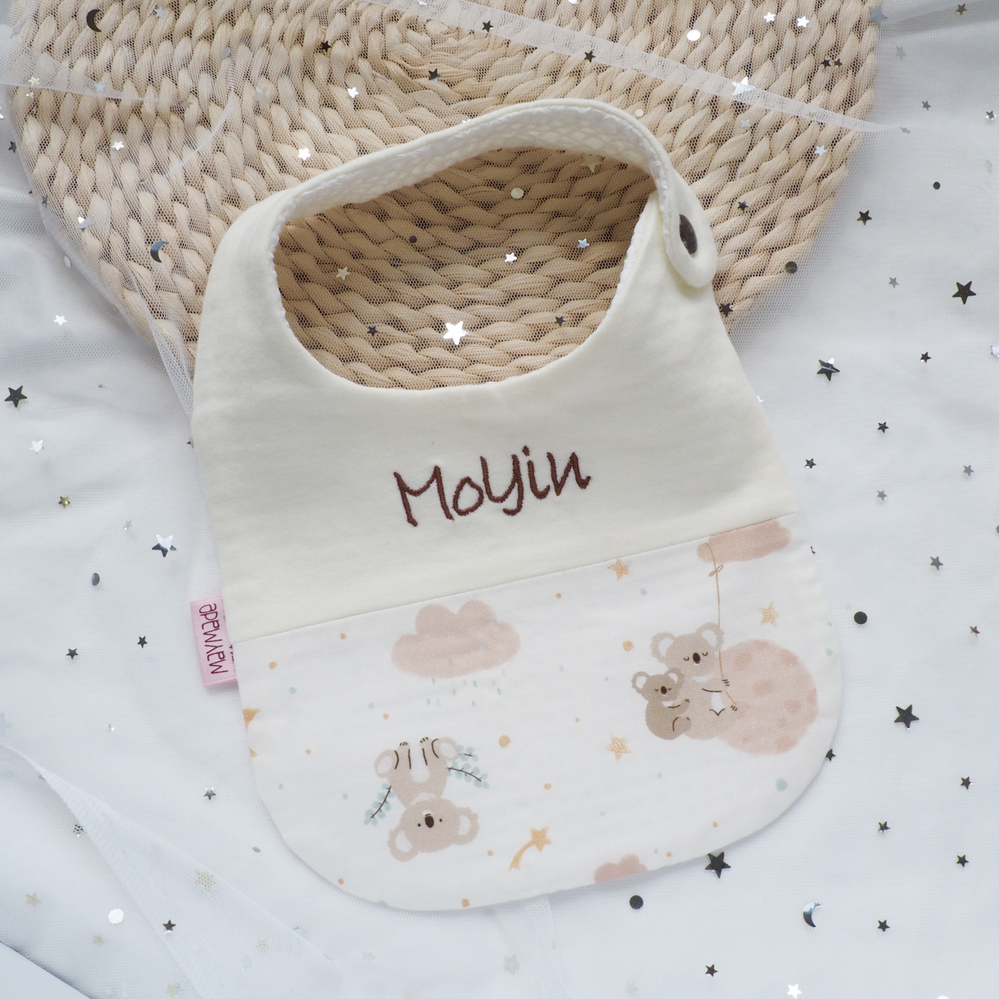 [SALE] 啡色親子樹熊圖案 拼布款繡名口水肩