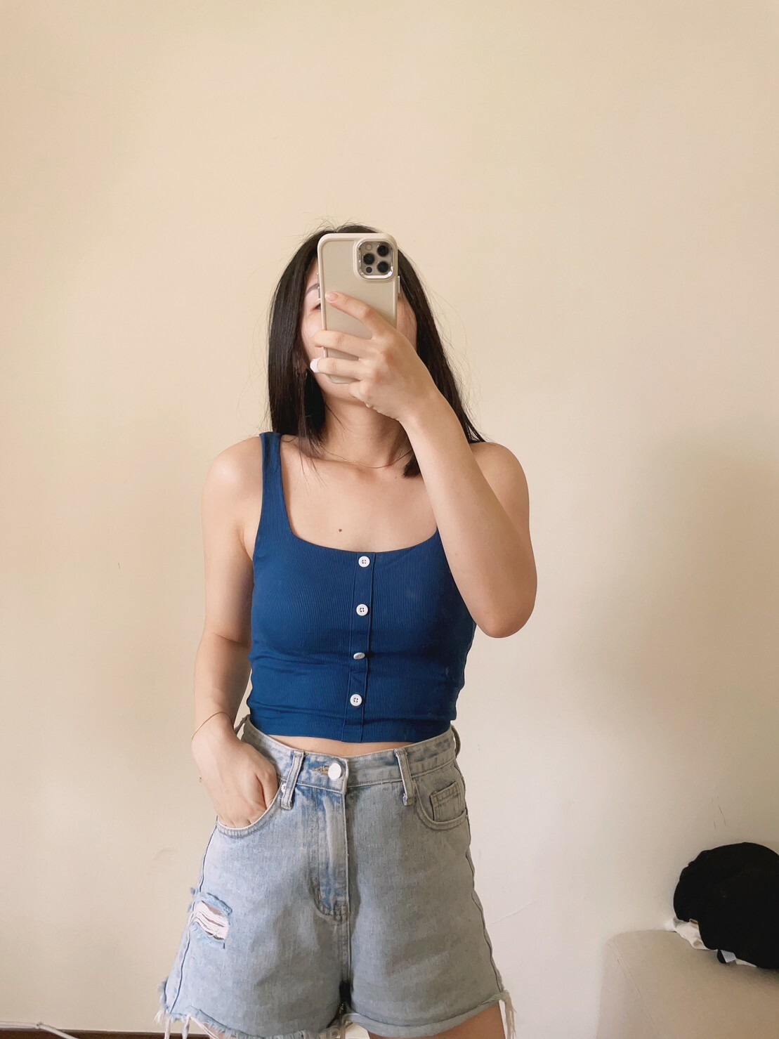 白色排釦方領胸墊背心 （bratop）（現貨）