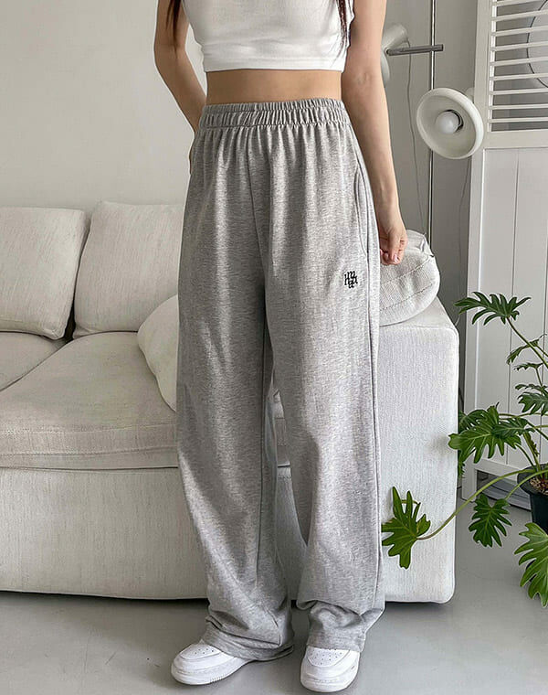 MUAHMUAH LOGO POINT TRANING PANTS