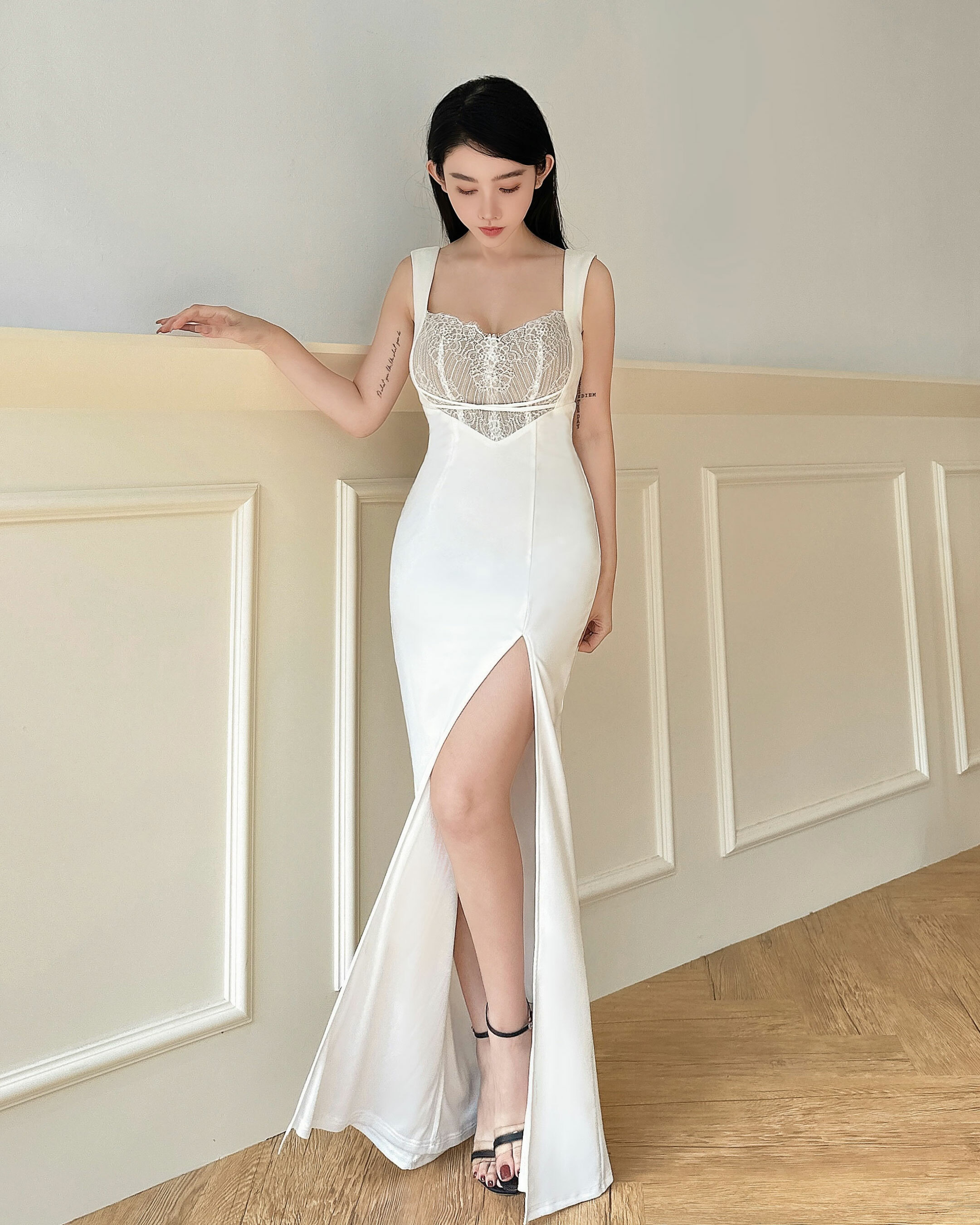 ⭒訂製-睫毛蕾絲粗肩開叉合身長洋