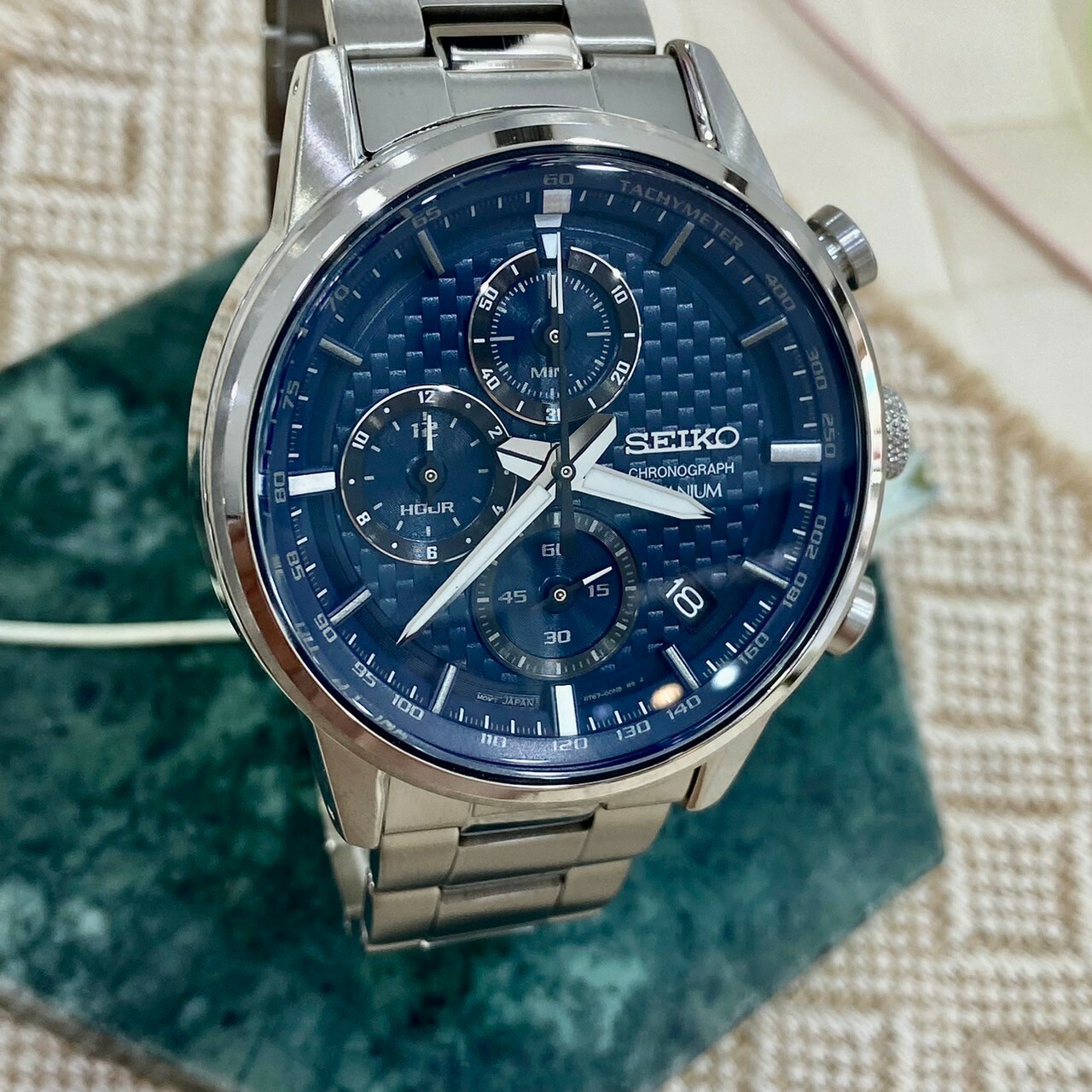 【SEIKO 精工】急速格紋鈦金屬三眼男錶 8T67-00N0B 41mm 現代鐘錶