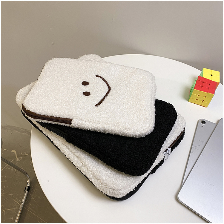 《3084》羊羔毛刺繡笑臉平板電腦包
