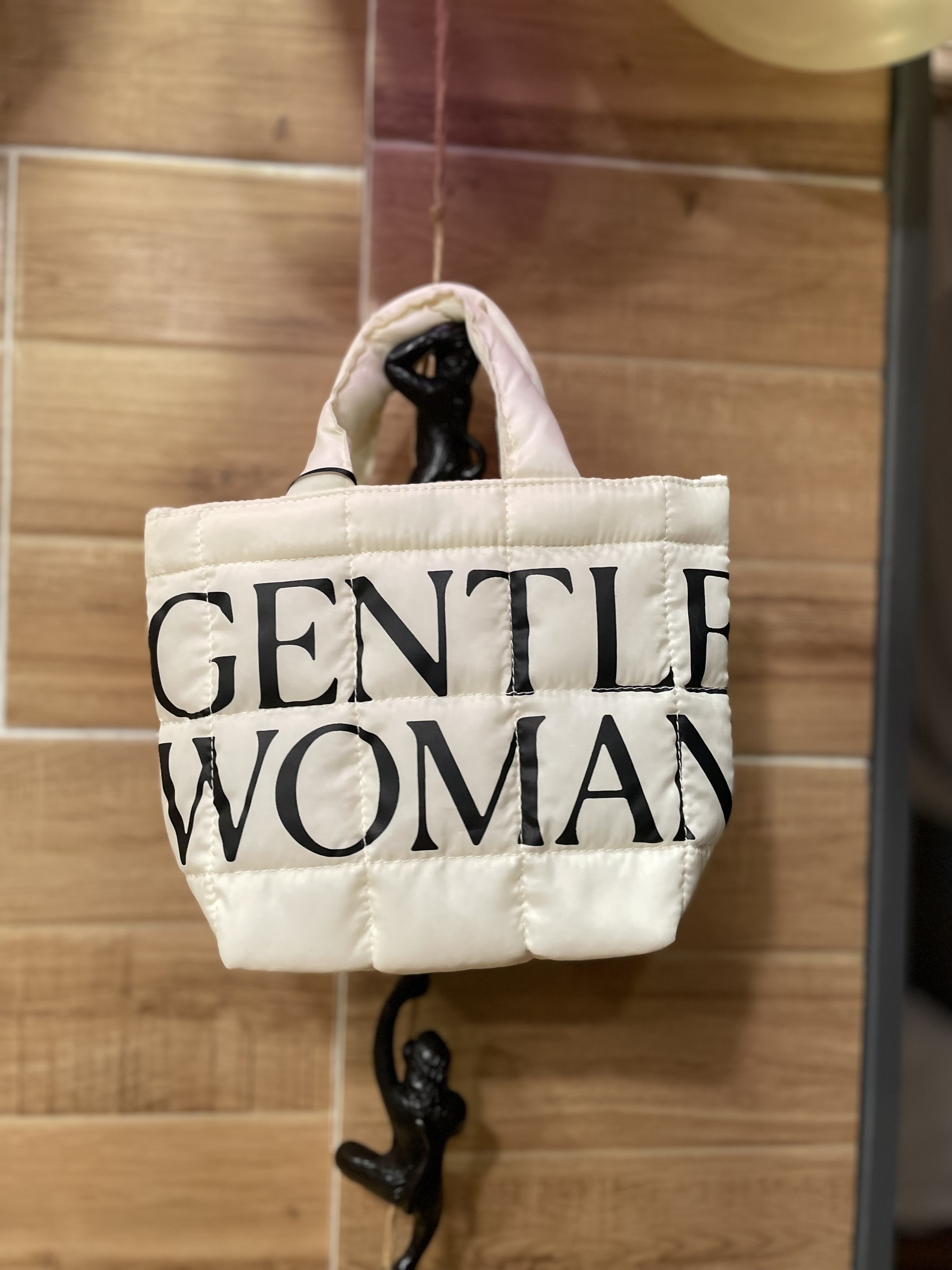 泰國直送Gentle Woman 白色 小號Puffer手挽袋（新春包包8折優惠）