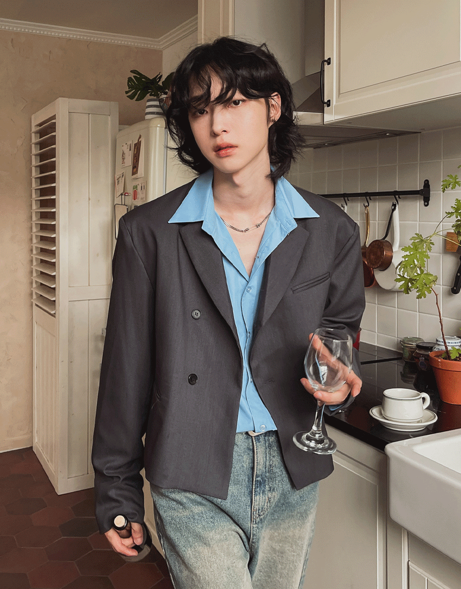 斜裁短版西裝外套