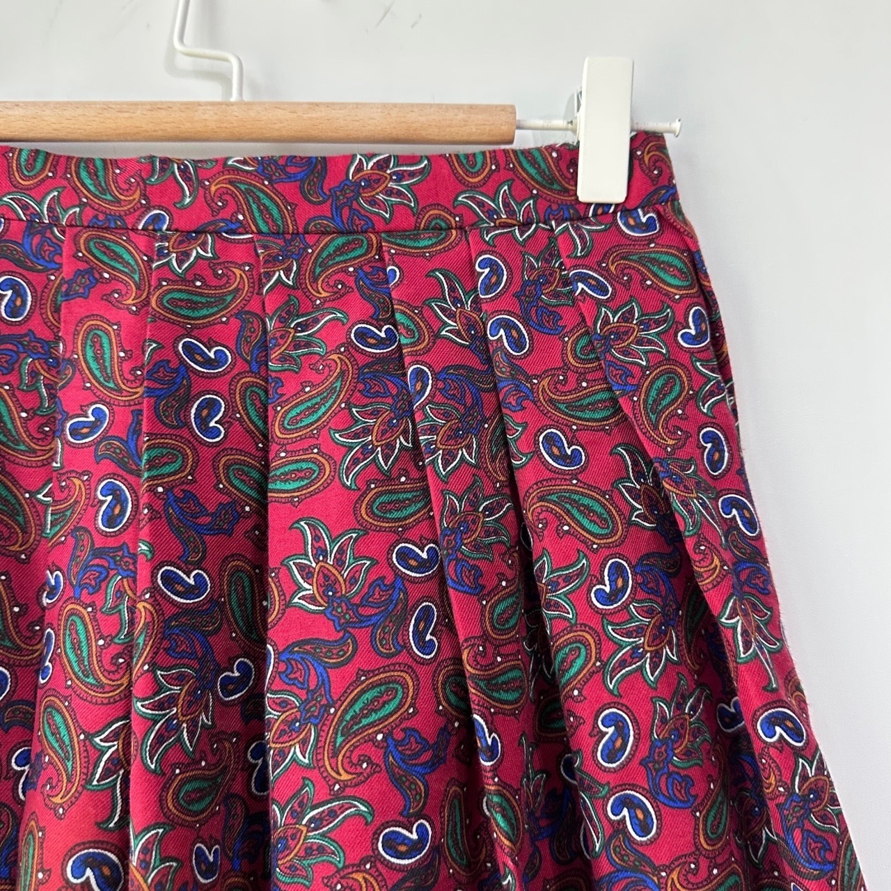 暗紅色腰果花傘裙