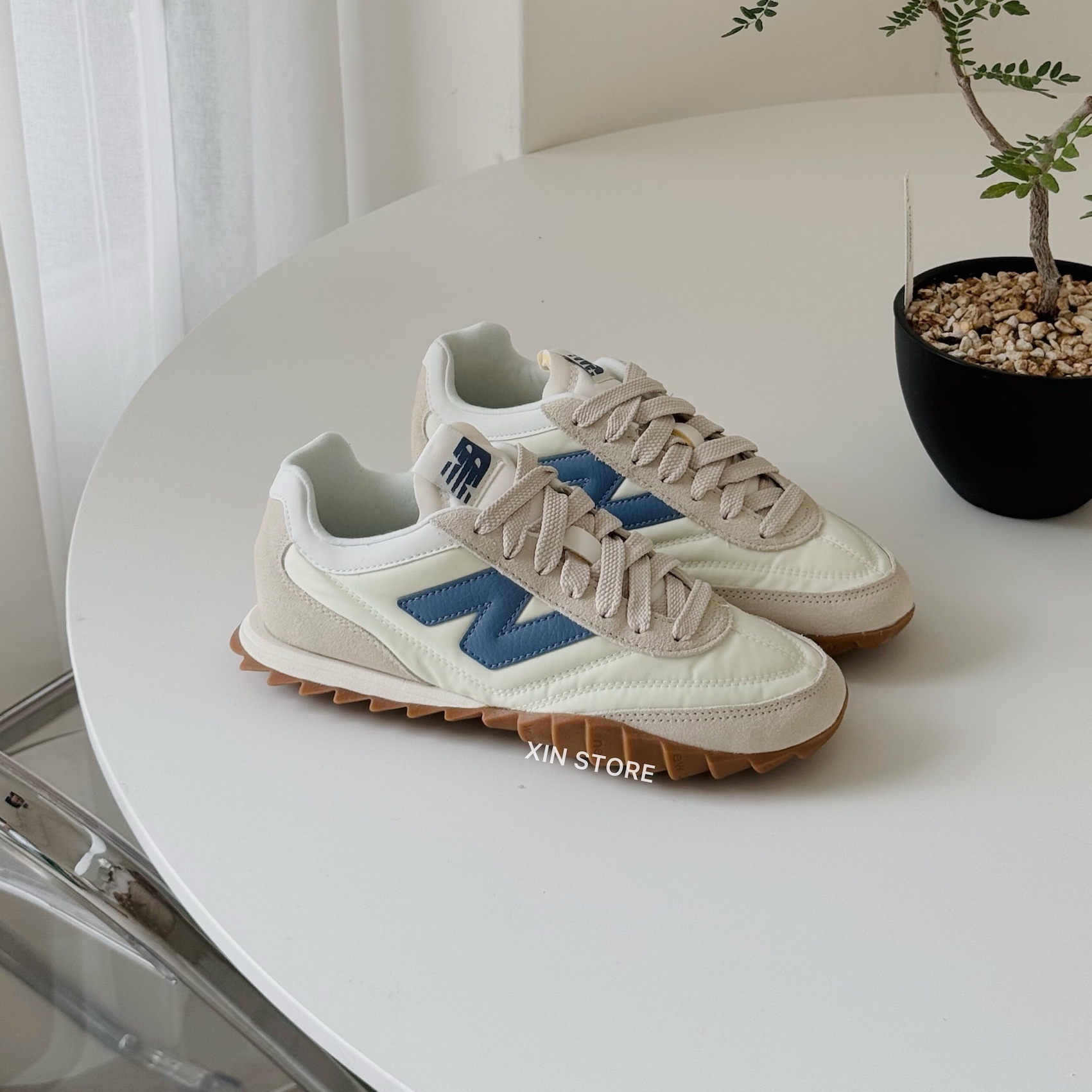 【現貨】New Balance RC30 情侶鞋 日系 復古 焦糖底 麂皮 白藍
