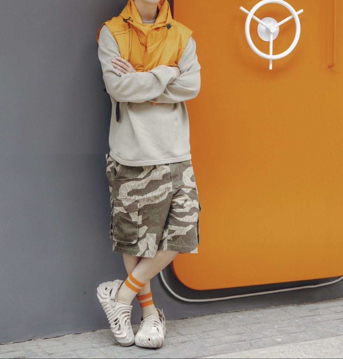 Salehe Bembury x Crocs Pollex Clog 指紋洞洞鞋 奶茶